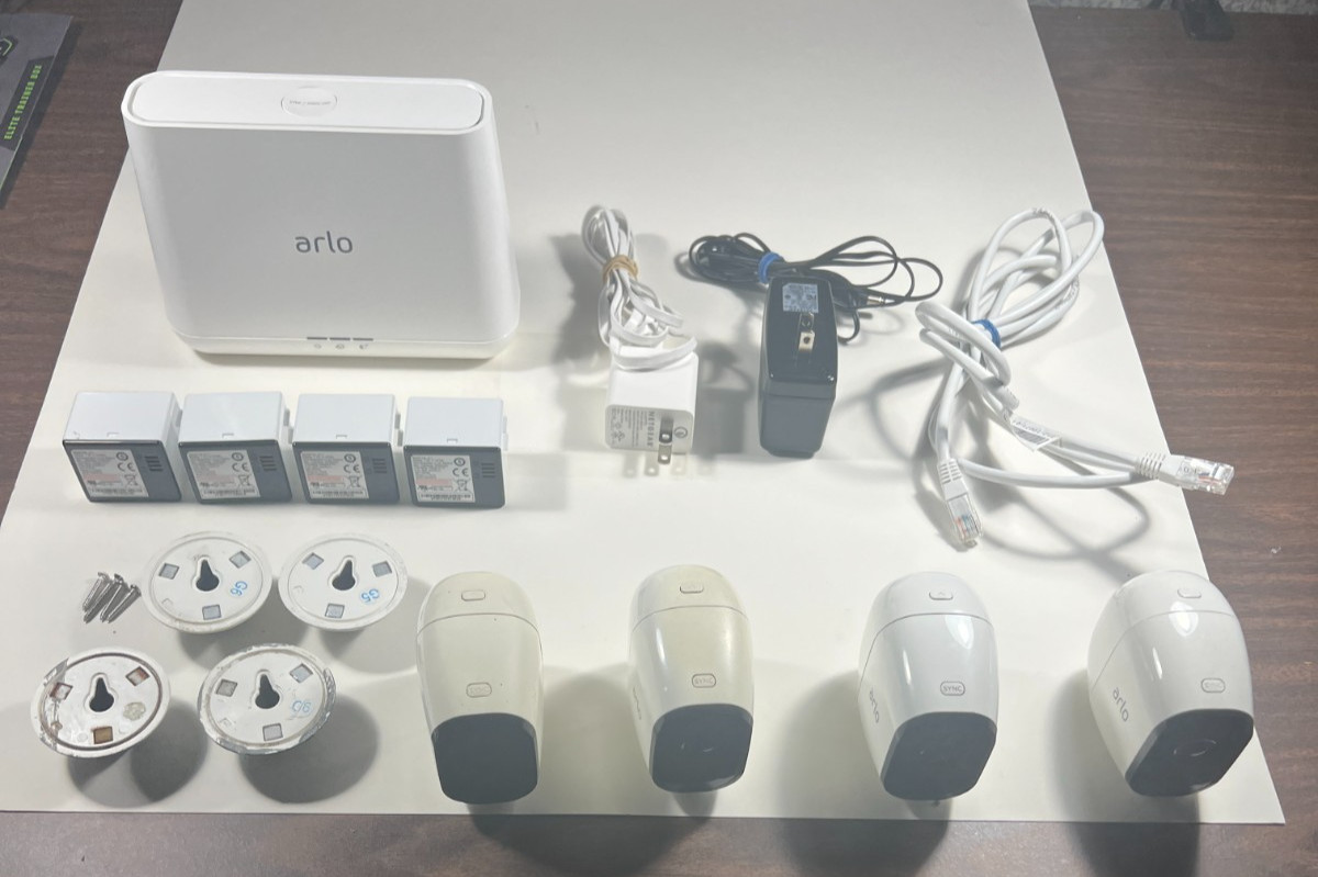 Arlo Pro VMB4000 4-Camera Home Security System – Working, Excellent Condition