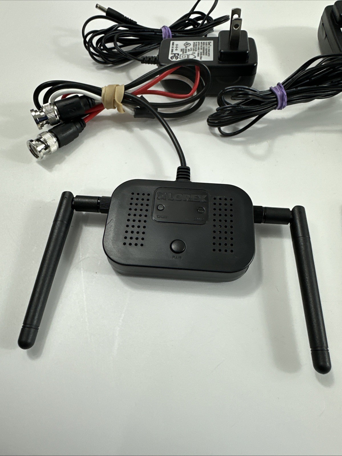 Lorex WL2232 Wireless 2 Channel Mpeg4 Receiver, 2 Pieces w/Cables and Adapters