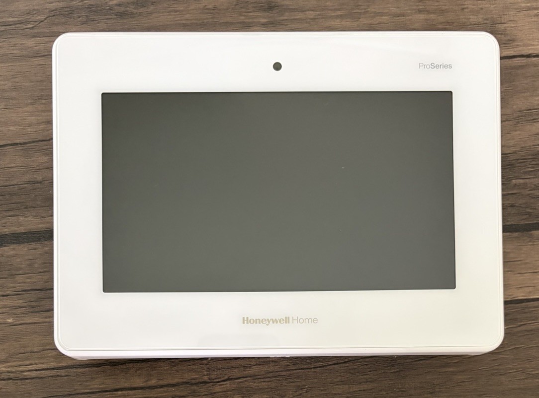 Honeywell Home ProSeries 7″ PROA7PLUS-1 All-in-One Touchscreen Control Panel