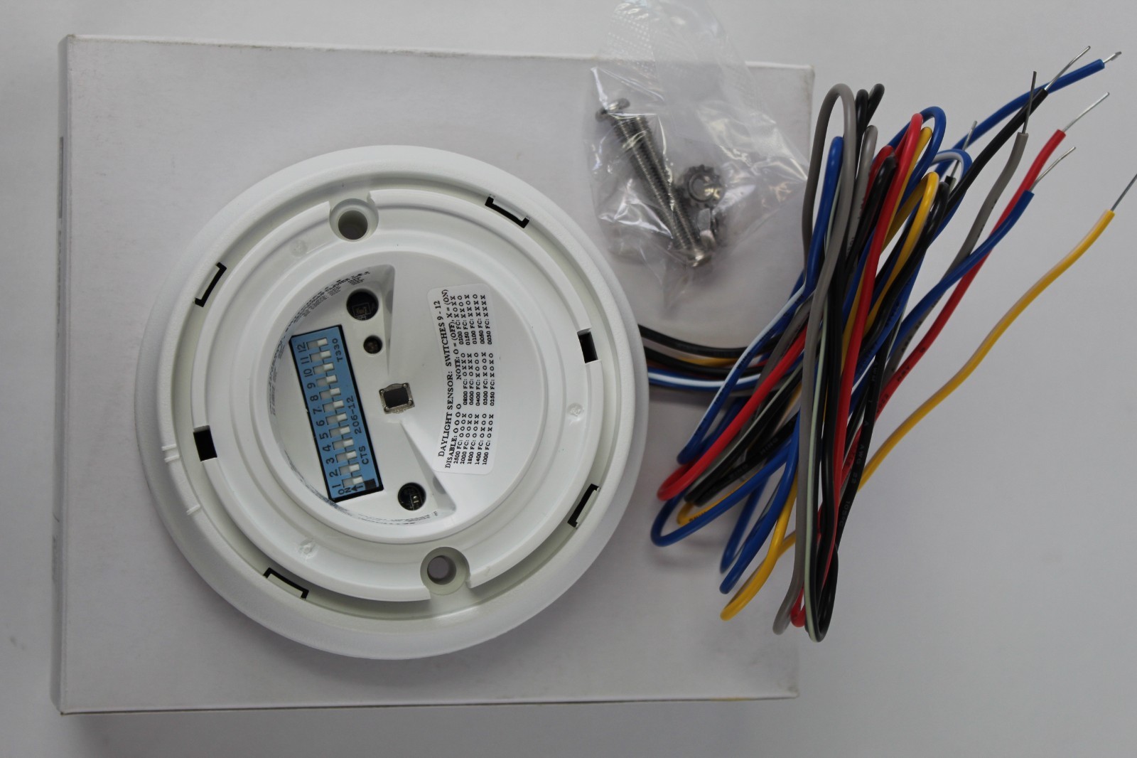 Hubbell – WSPSM24V – WASP2 FI. HIGH BAY SENSOR, SURFACE MNT. 24VDC
