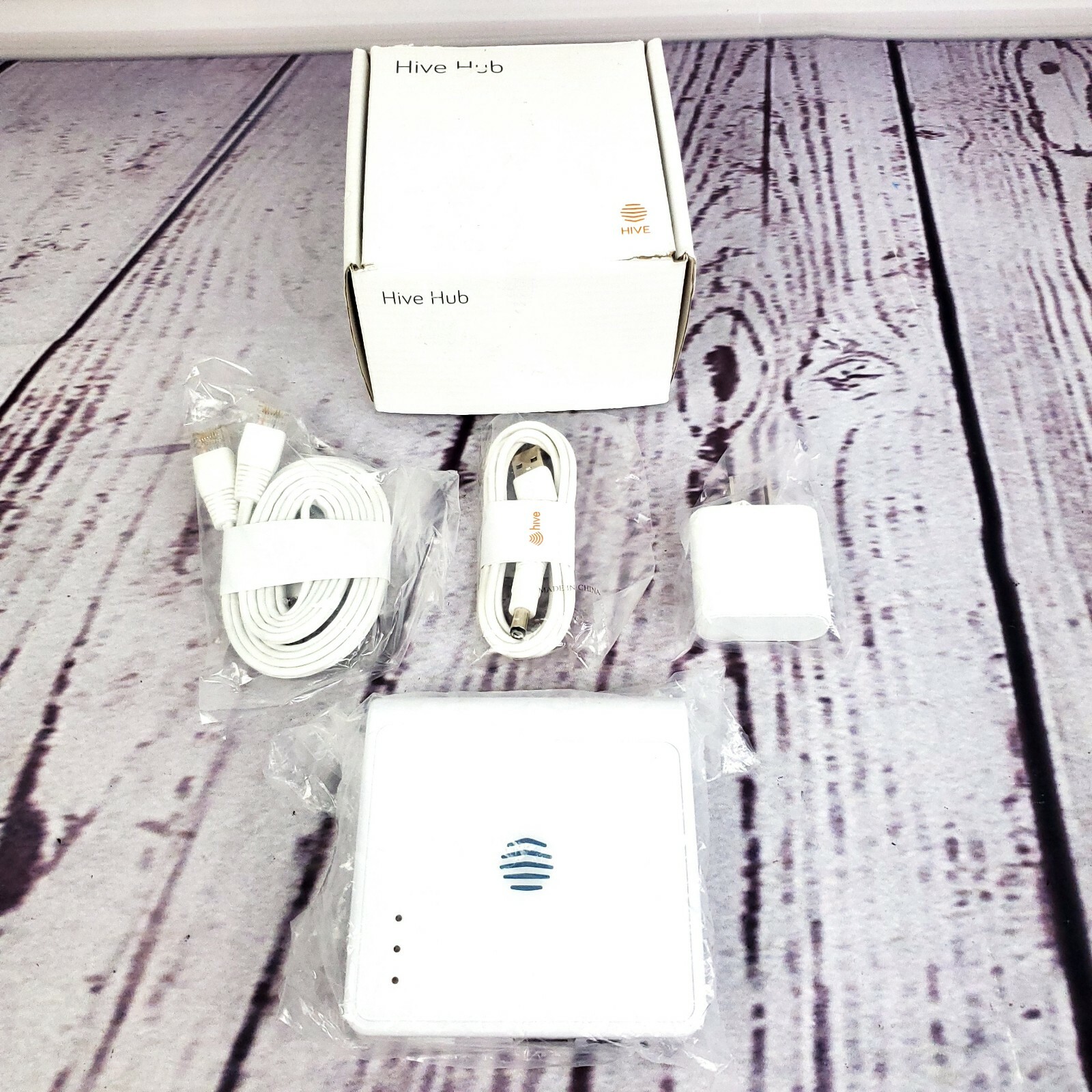Hive HUB350 Nano 2 Hub NA w/ LAN Port Cable USB Power Cord & Adapter