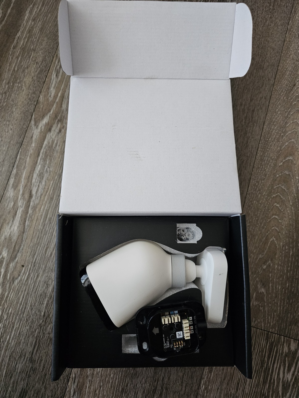 Vivint Outdoor Camera Pro Gen 1 VS-ODC350-WHT FHD 1080p Cube Camera – White