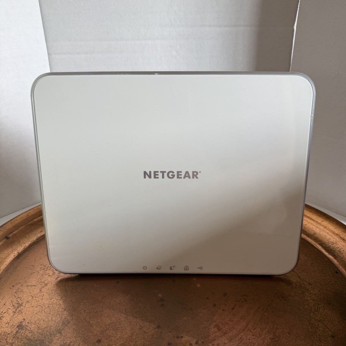 NETGEAR VMB3000 Base Station White LAN USB 2.0 Wall Plug-In for Arlo Camera