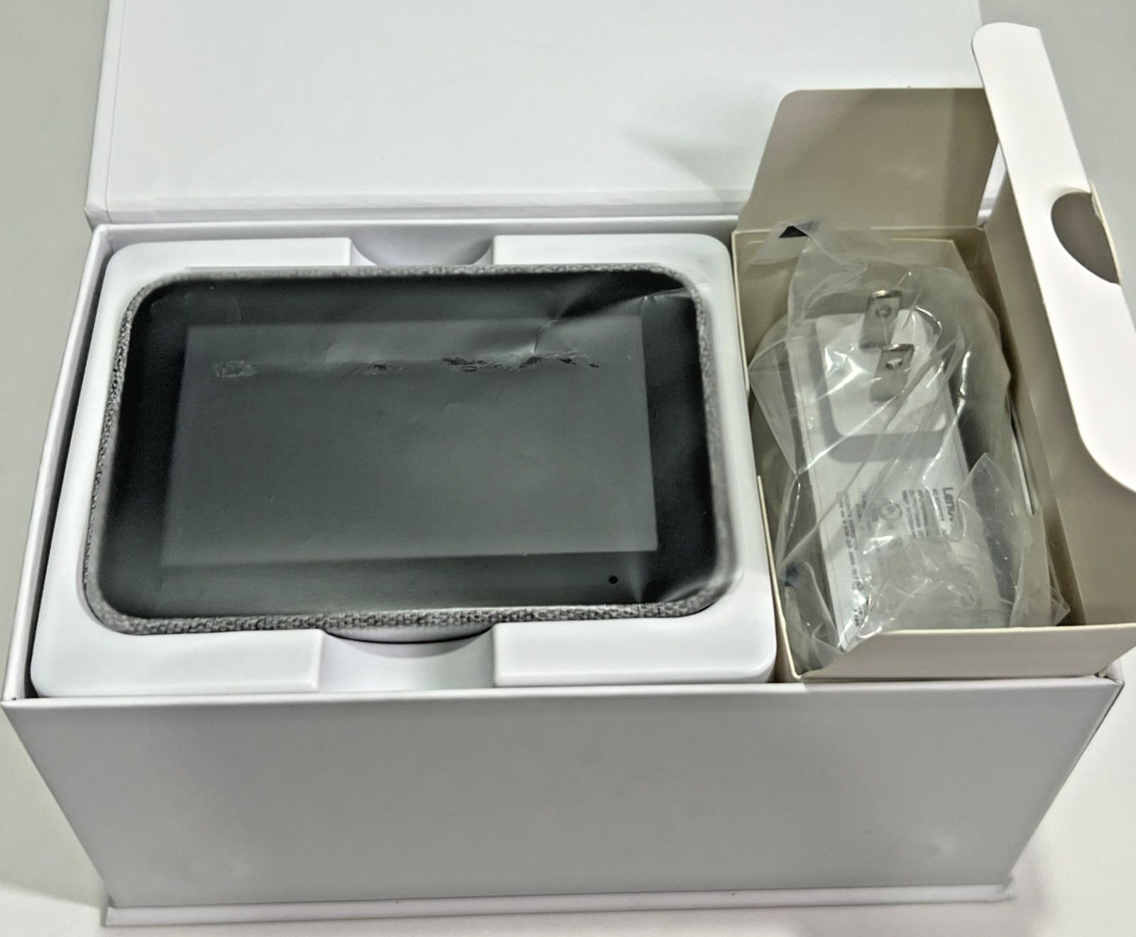 Lenovo Smart Clock 4-Inch LCD Android Smart Clock With Google Assistant Gray