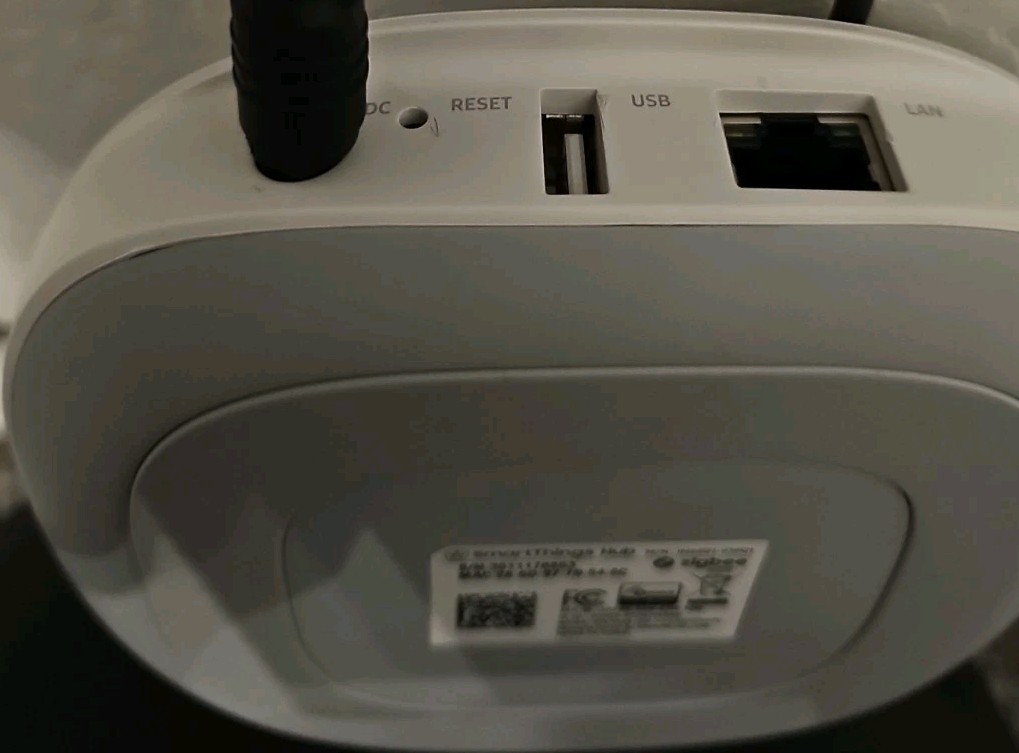 Samsung SmartThings Hub V3 Third Gen IM6001-V3P01 Zigbee Z-Wave Smart Home Hub
