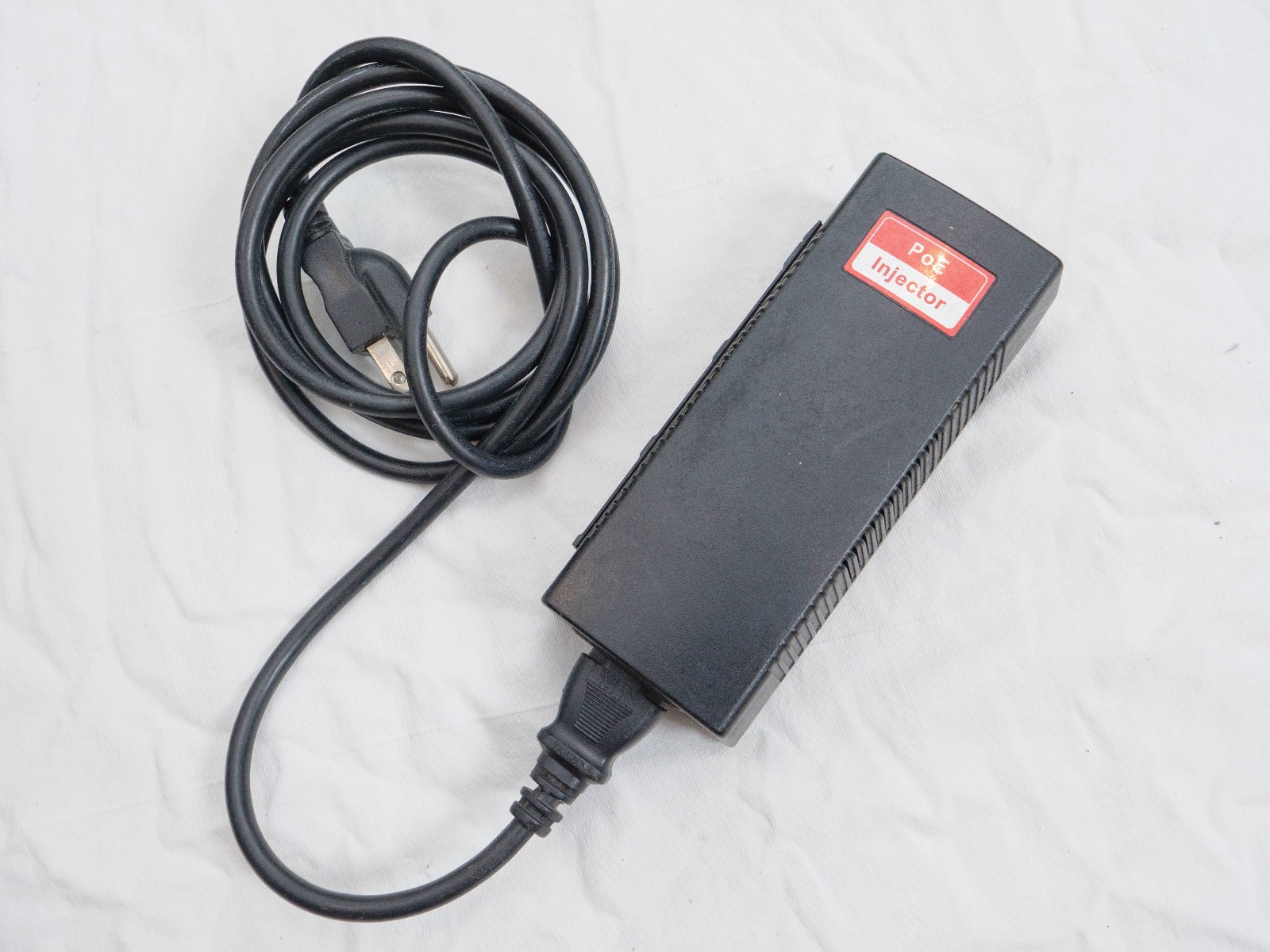 Foscam POE (power over ethernet) injector, used see photos, older 10/100MB