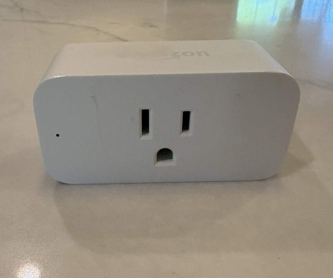 Amazon Smart Plug Wi-Fi White, Alexa, 15A Type B 1-Outlet HD34BX