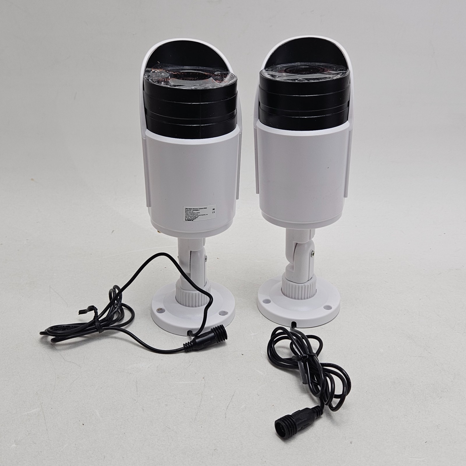 Lorex LWU3620-C 720p Wireless Security Cameras Pair with Power Splitter Cable