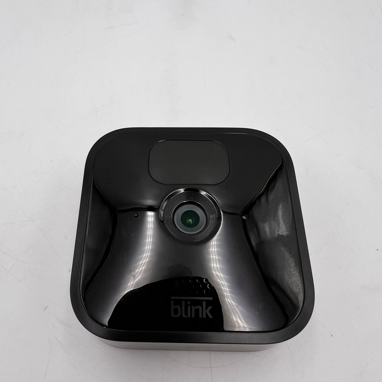 Blink 3rd Generation Indoor/Outdoor Security Camera BCM00400U with Mount No Batt