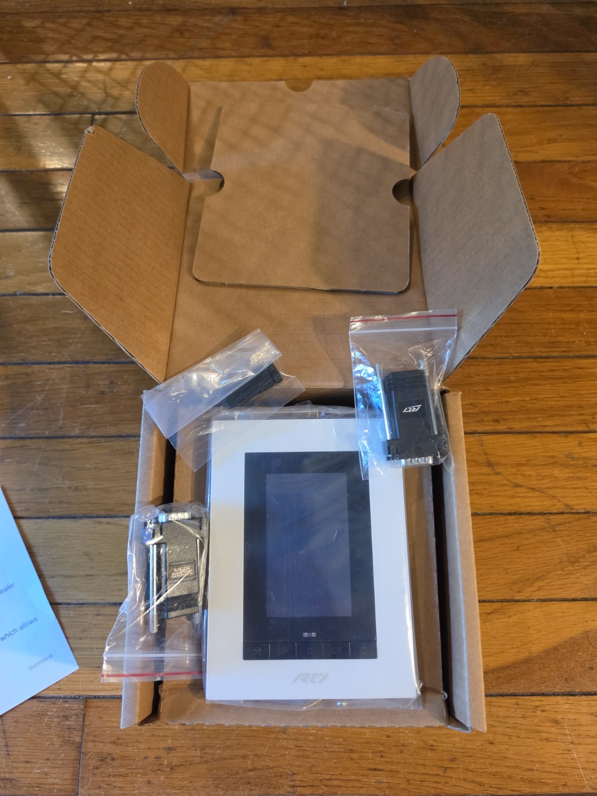 ​RTI KX3 3.5″ Advanced In-Wall Touch Panel Keypad Controller – NEW Open Box