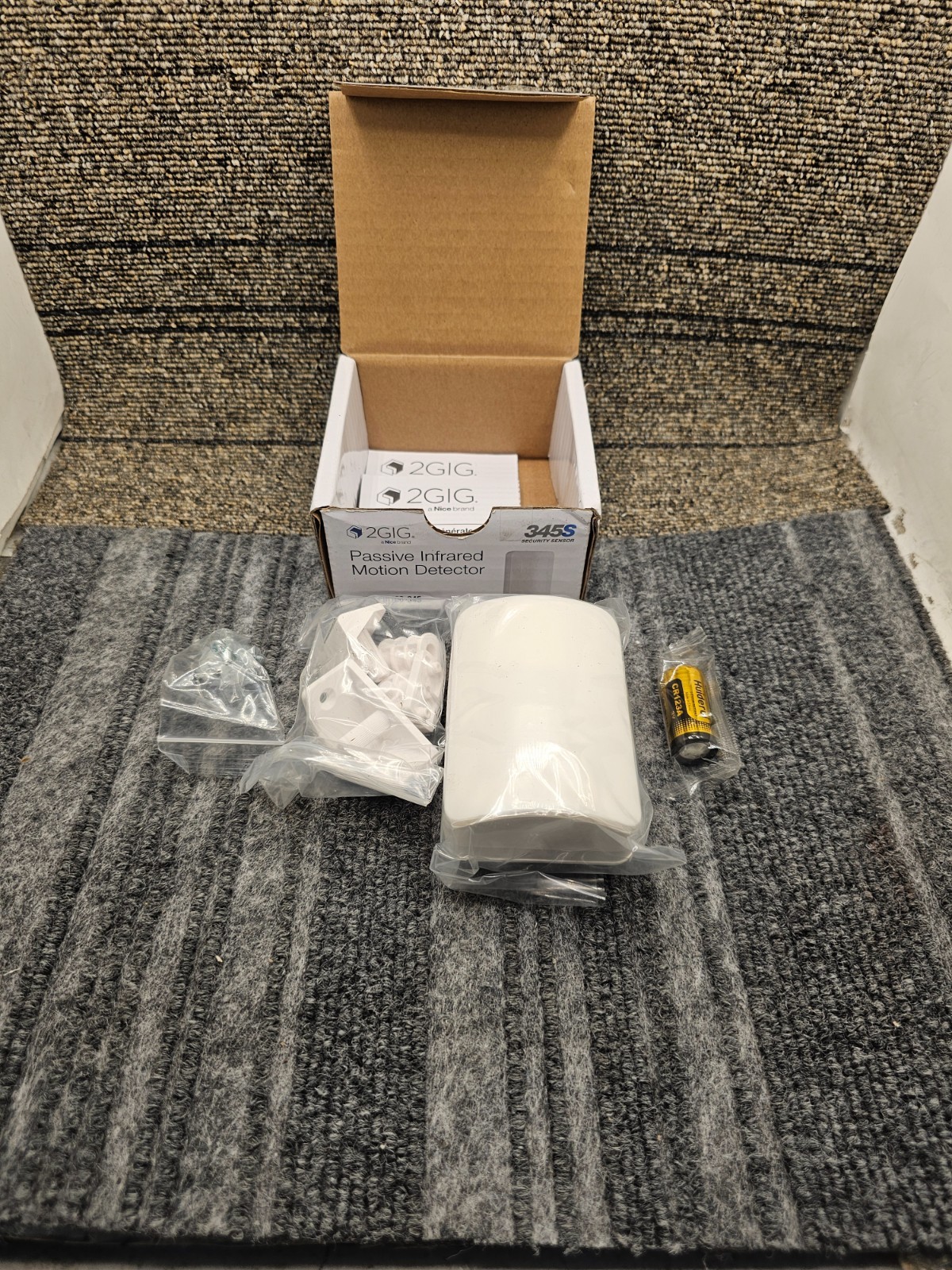 2GIG 2GIG-PIR100-345 Wireless Passive Infrared (PIR) Motion Detector 345MHz 345S