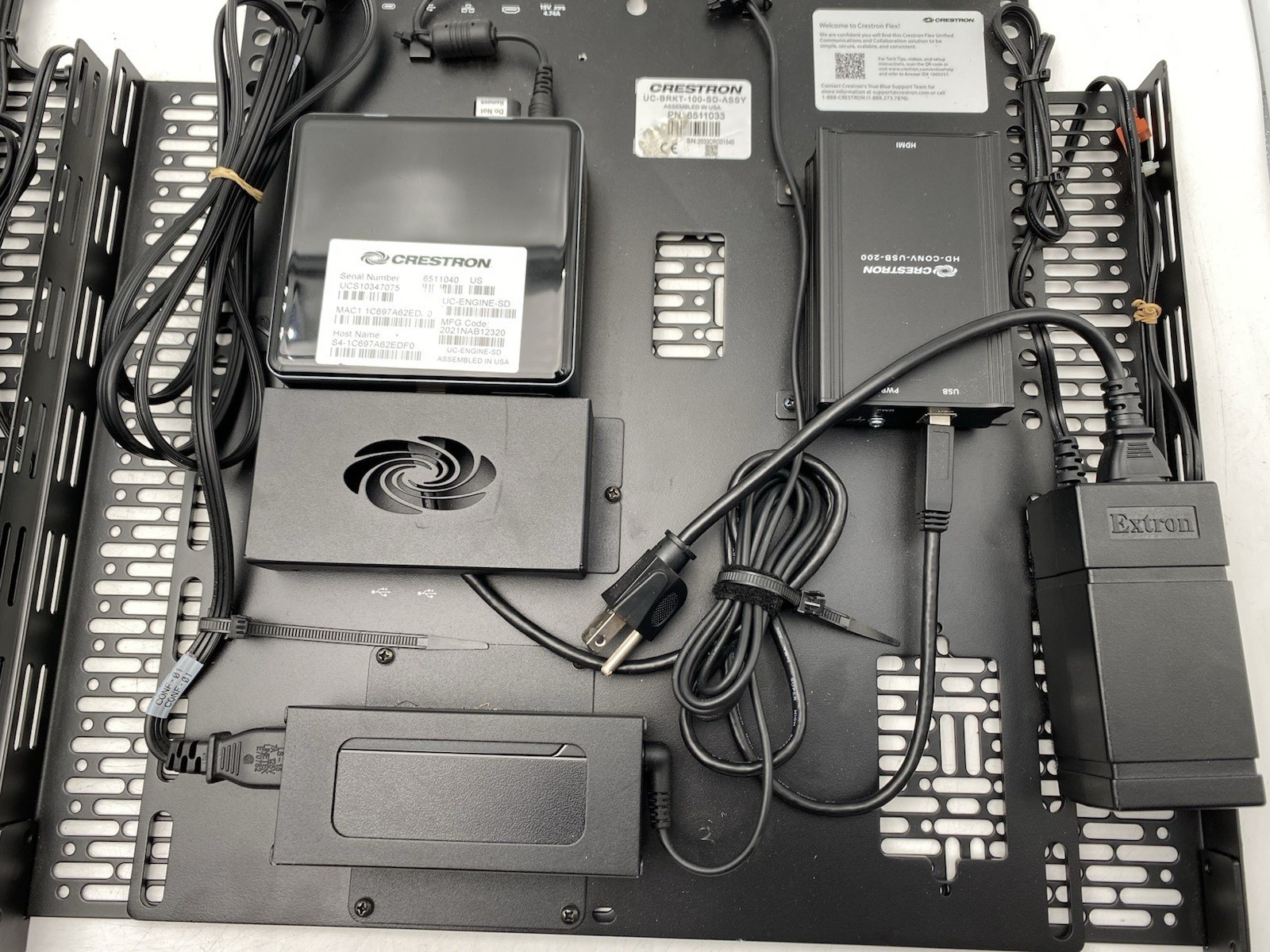 LOT OF 2 Crestron UC-ENGINE-SD 6511040 w/ HD-CONV0USB-200 UC-BRKT-100-SD-ASSY
