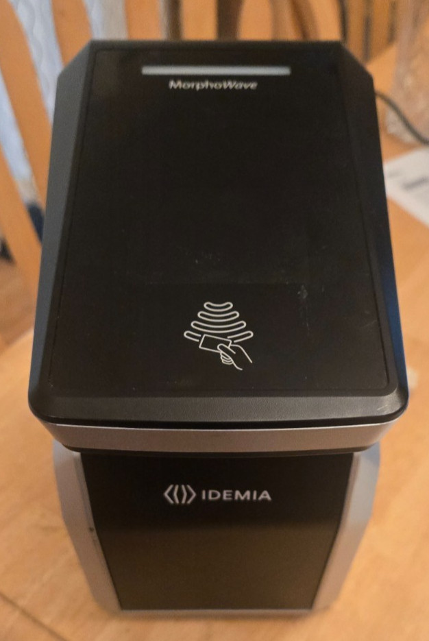 IDEMIA MorphoWave Compact MDPI MPH-AC004B Biometric Access Terminal – Working