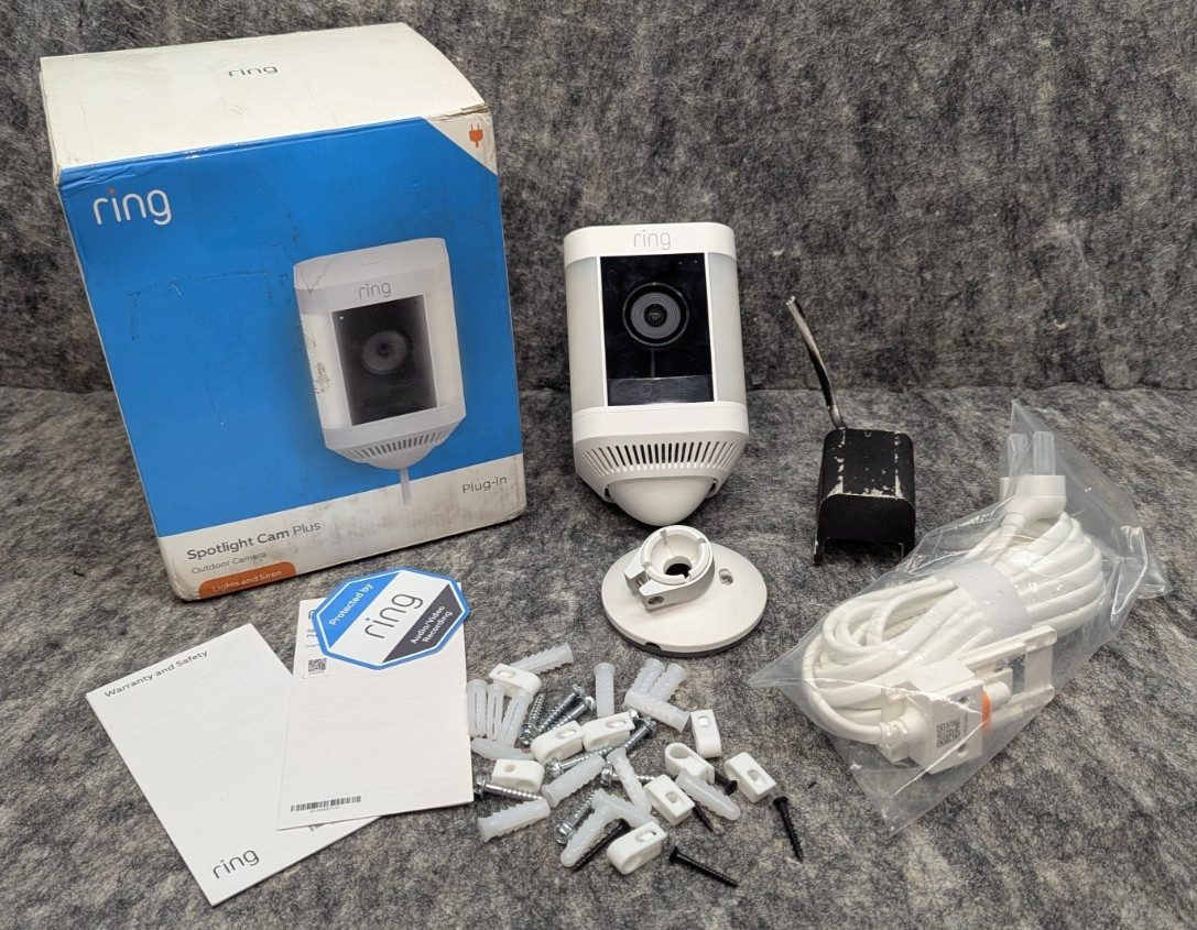 Ring Spotlight Cam Plus Plug-In White Outdoor/Indoor Camera – READ