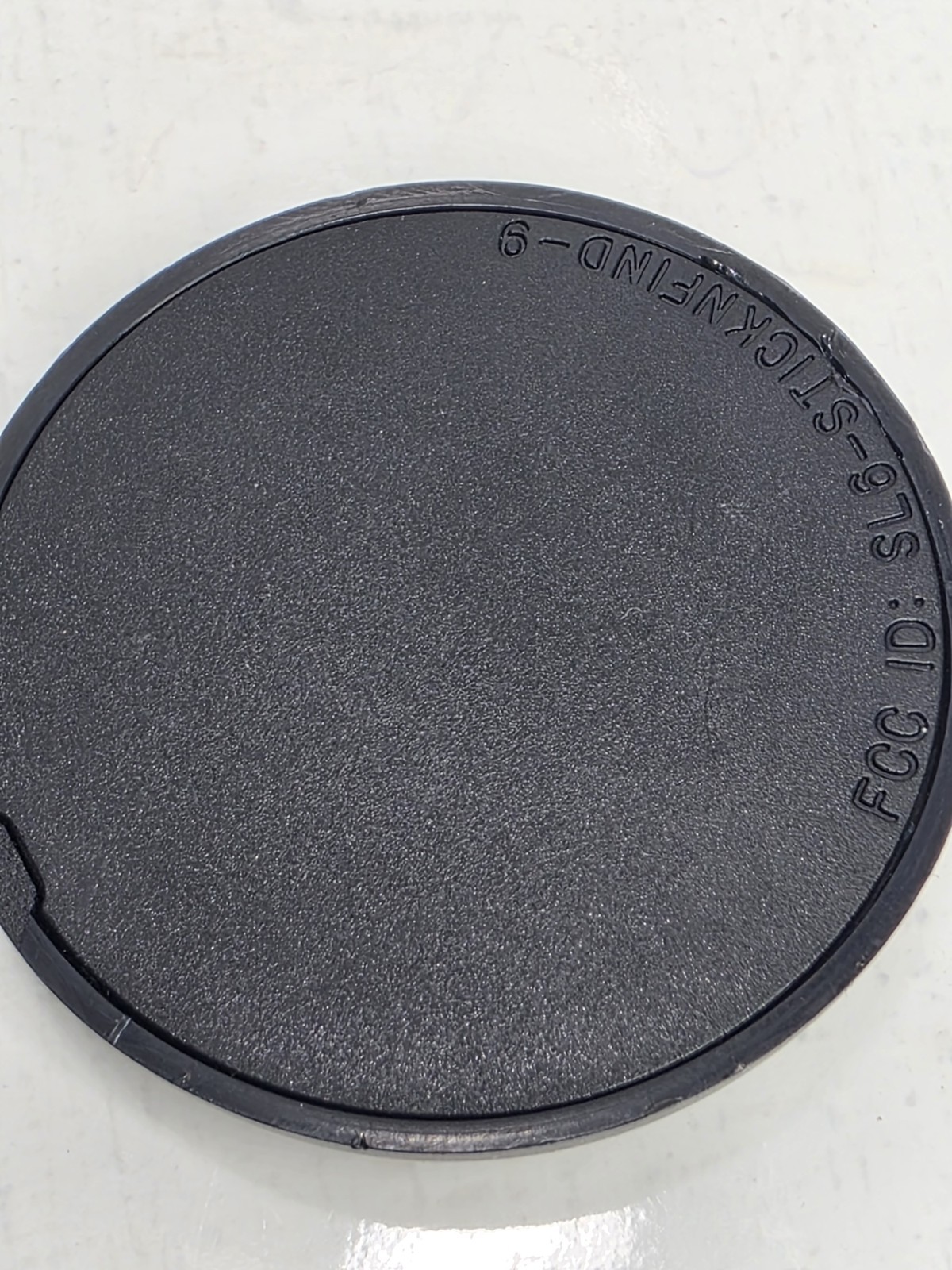 HID Bluvision BEEKs BLE Beacon Puck Bluetooth Low Energy Asset Tracking Sensor