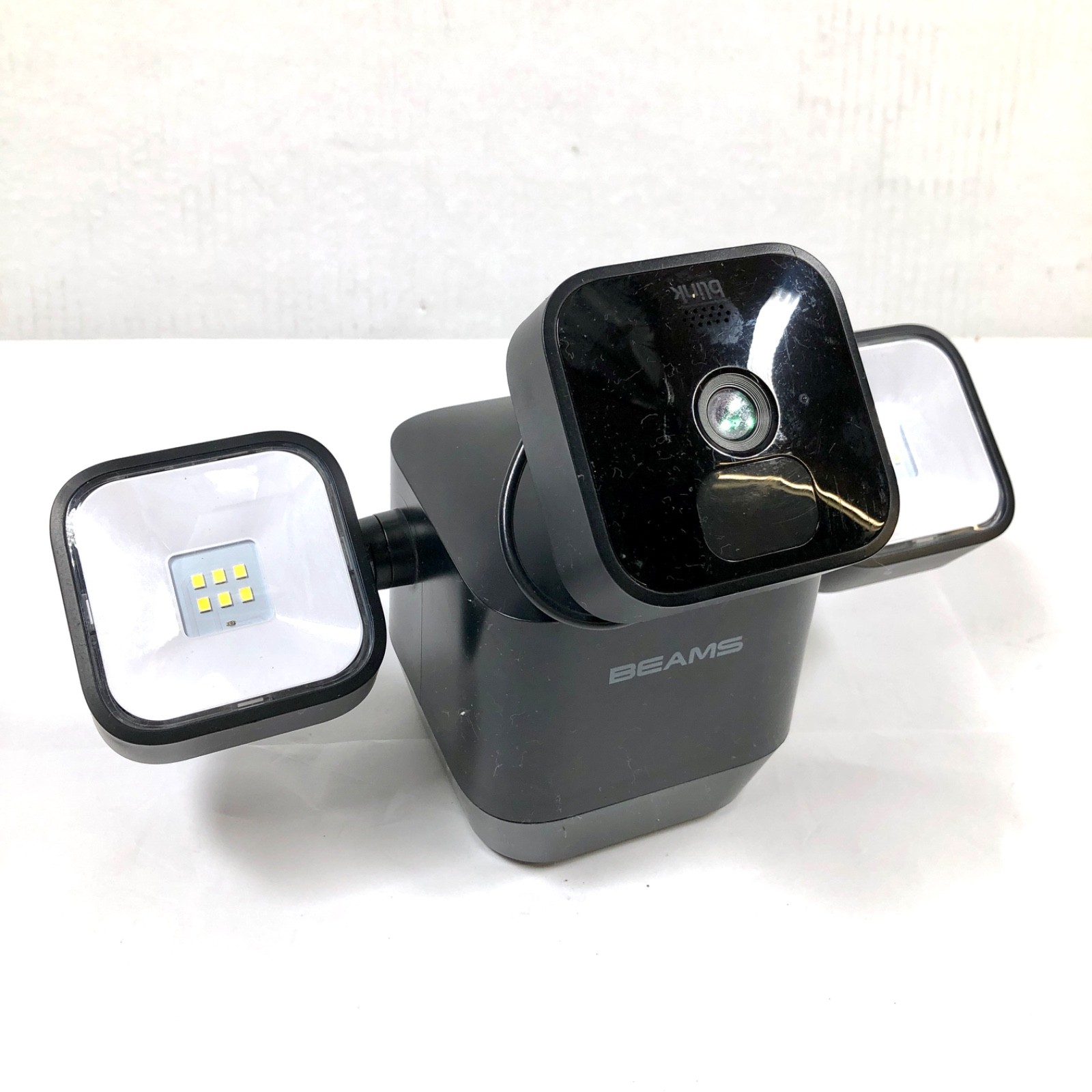 Blink Outdoor Wireless HD Security Camera with Floodlight BAC044600U