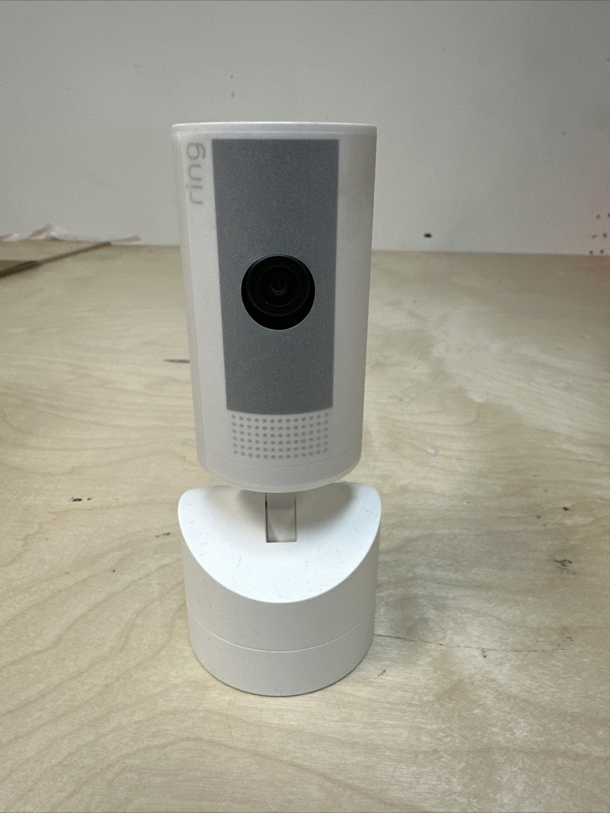 Ring 5F93F2 White Compact Pan-Tilt Indoor Security Surveillance Camera