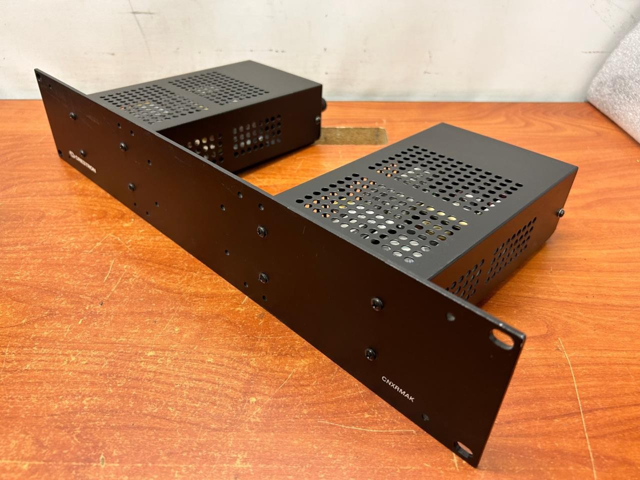 Crestron CNPWS-75 24 Volt Power Supplies x2, Pair w/ CNXRMAK face plate