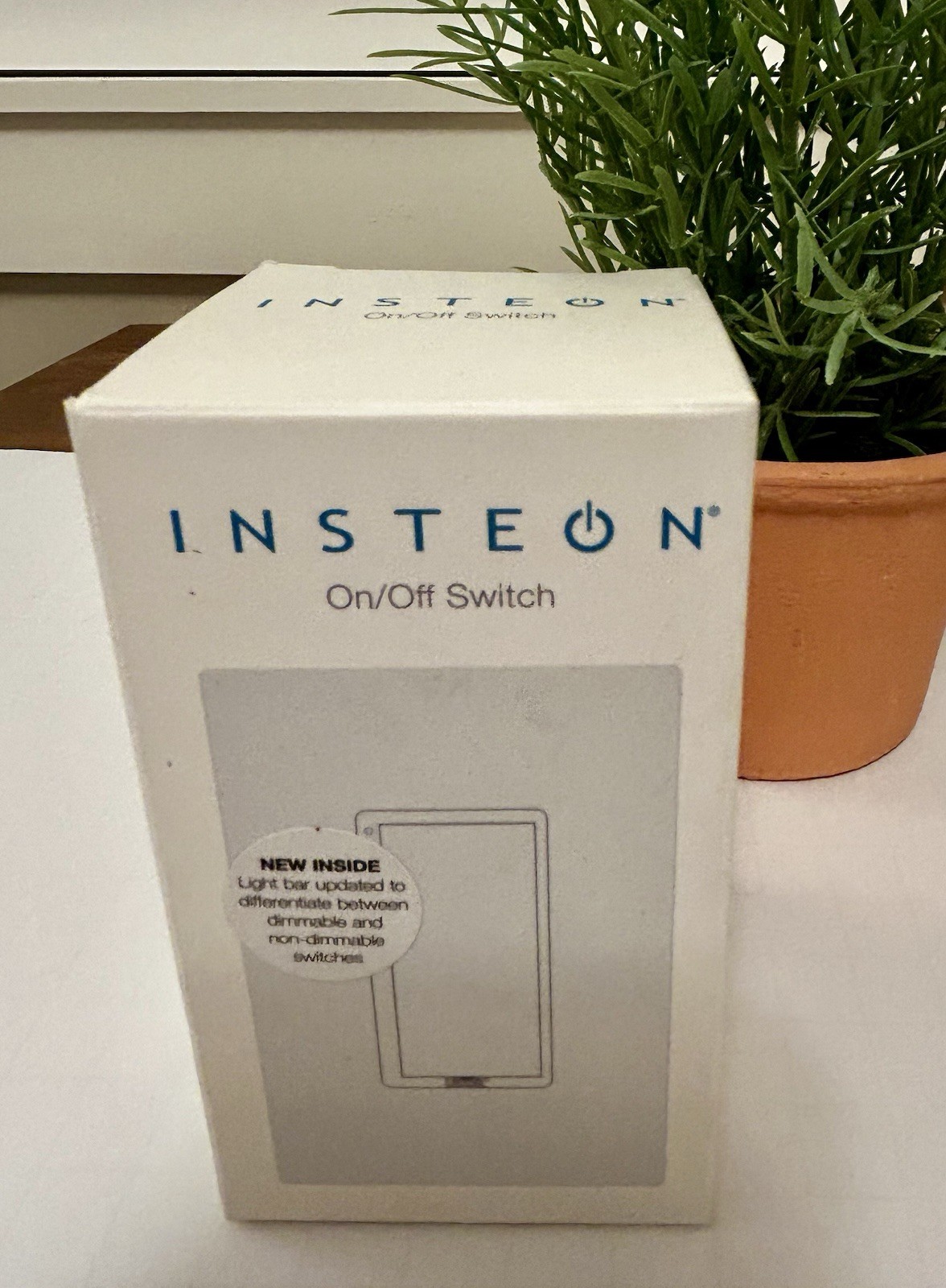 Insteon Smart On/Off Wall Switch, 1800W, 2477S (WHITE) -New in Box