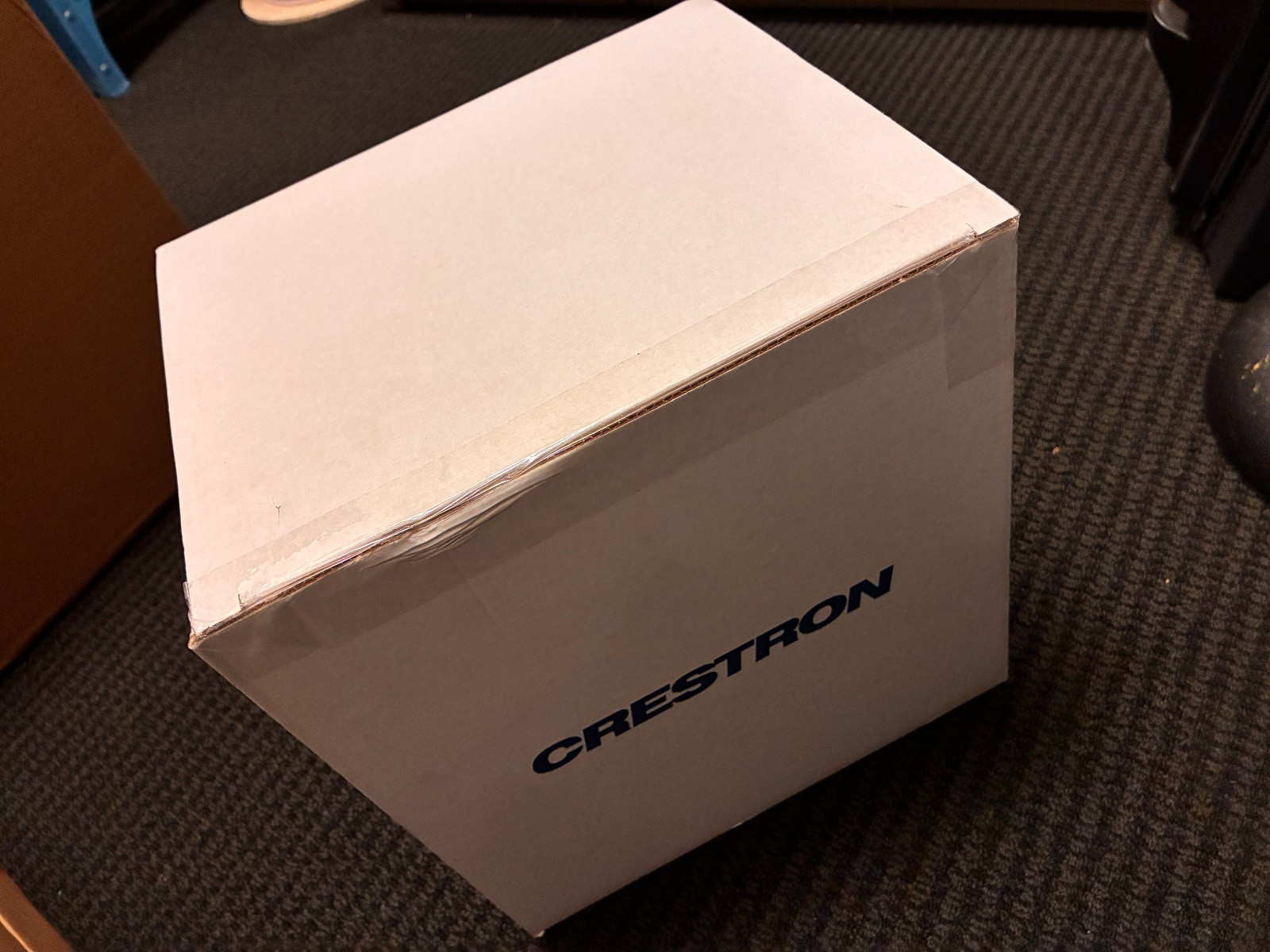 Crestron 1 Beyond IV-CAM-I20-B 20x Optical Zoom Moon Grey Camera