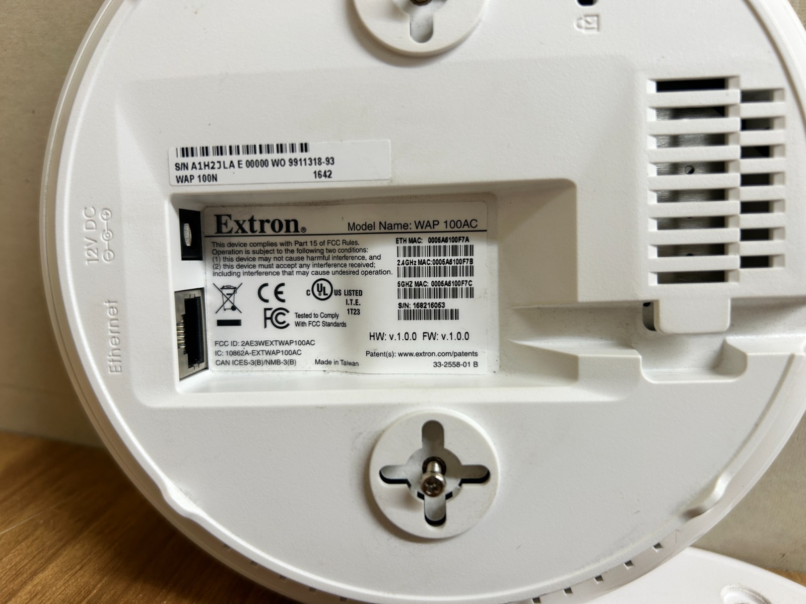 Extron 60-1635-01 WAP 100AC Celling Mounted Access Point Dual-Band AC1200