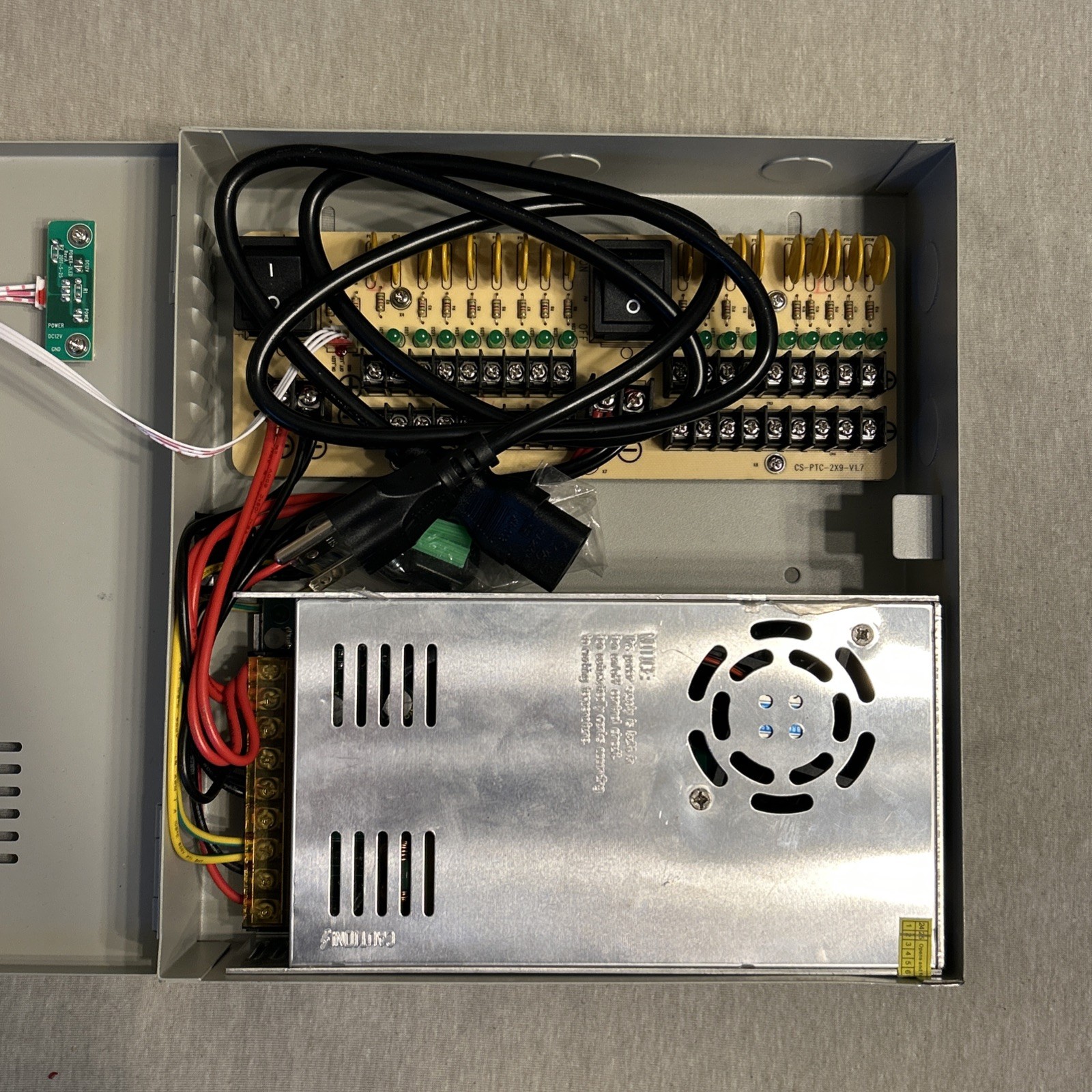 18 CH CCTV Power Supply Box DC 12V 10A fit CCTV DVR Security System and Cameras