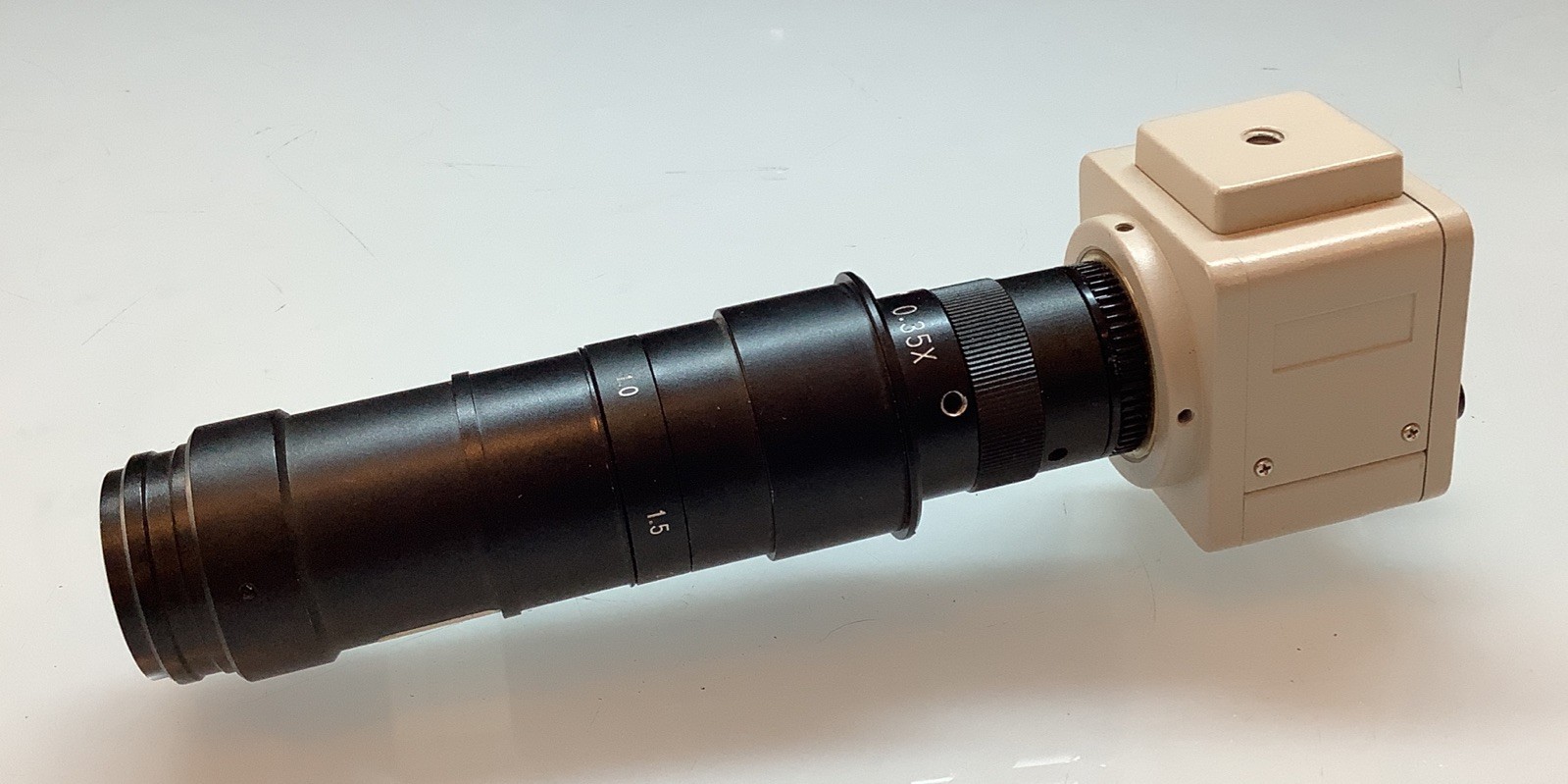 Vintage CCD Color Camera w/ Macro 0.35X Lens 0.67 – 4.5X Zoom Body