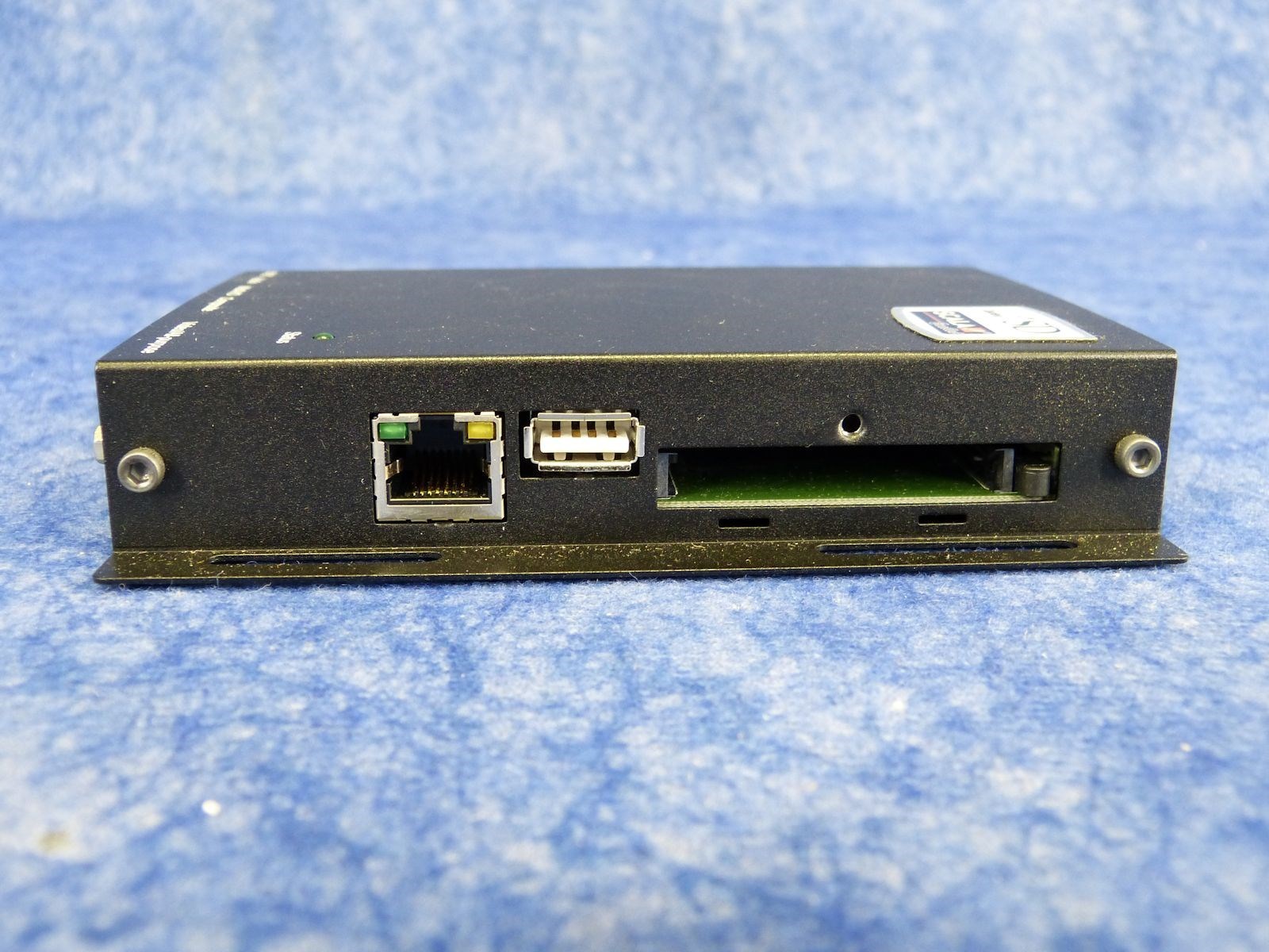 IAdea NMP-200U Solid-State Network Digital Signage Media Player G40