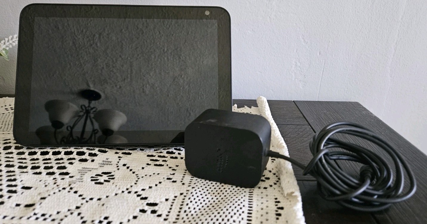 Amazon Echo Show 8 (2nd Gen) Smart Display Speaker Charcoal A8H3N2