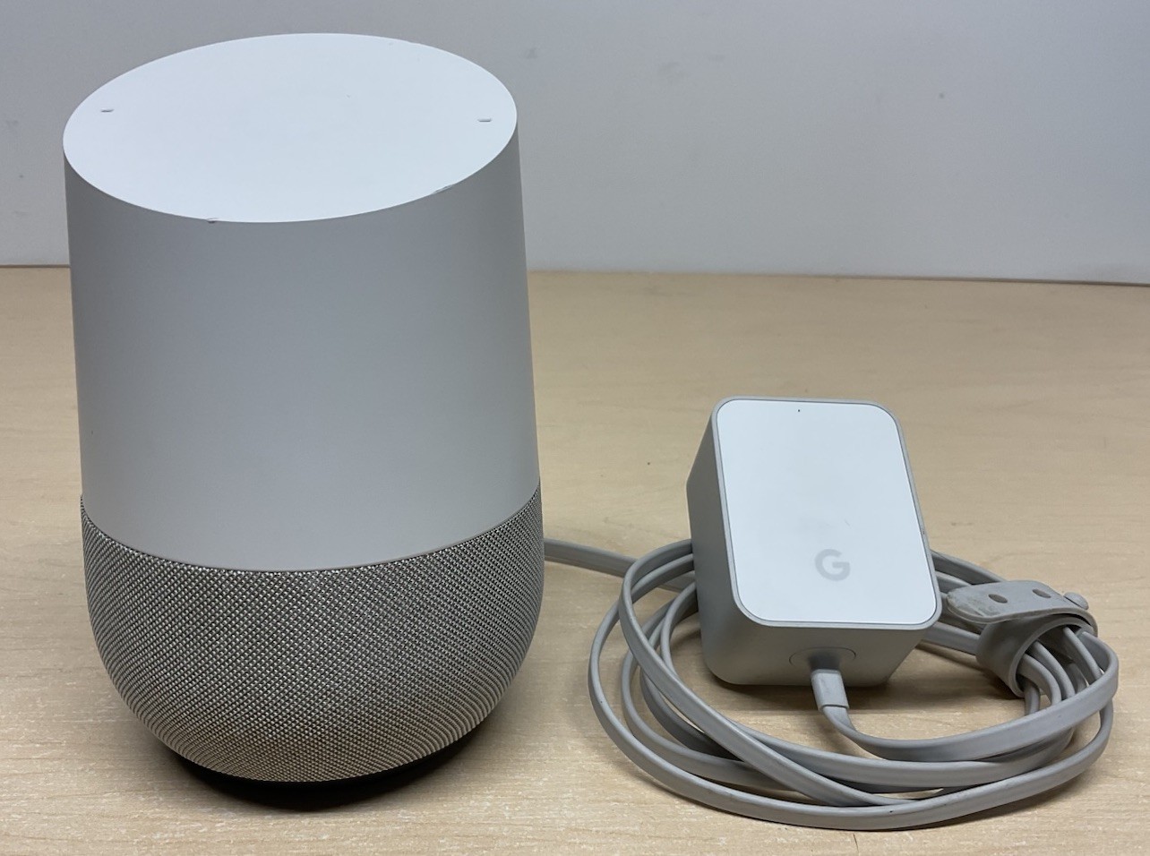 Google Home Smart Speaker 1st Gen Voice Assistant WiFi Bluetooth White