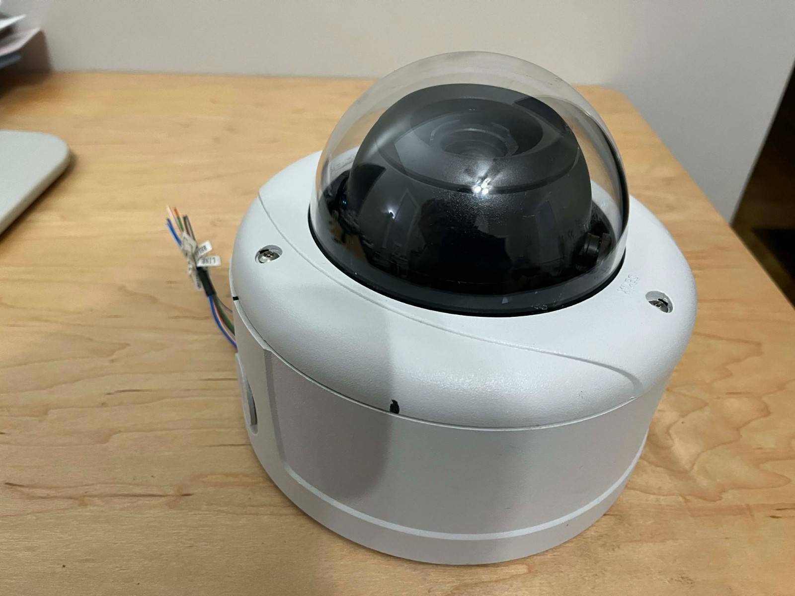 PELCO SARIX IE10DN Outdoor DOME CAMERA 1.3MP – TESTED