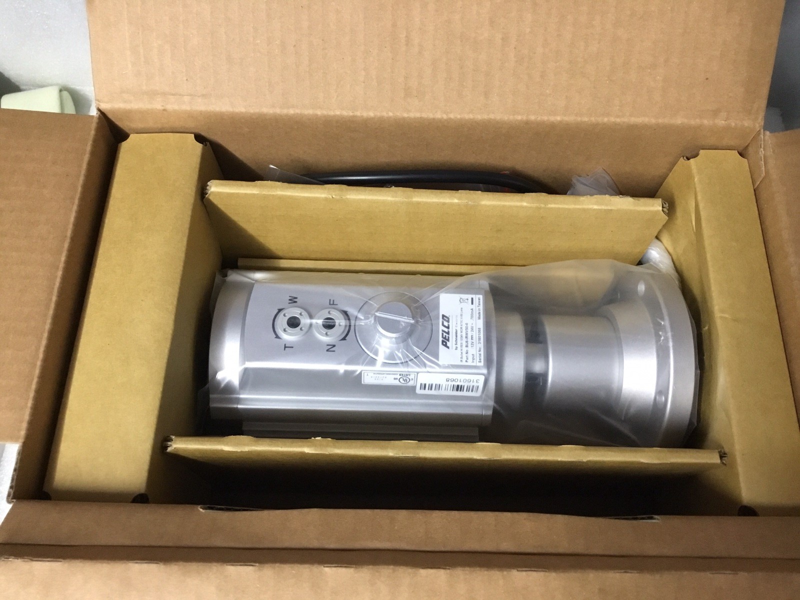 Pelco BU6-IRWV50-6 Security Color Camera 650TVL 6-50mm WeatherProof SN:1069 NEW!