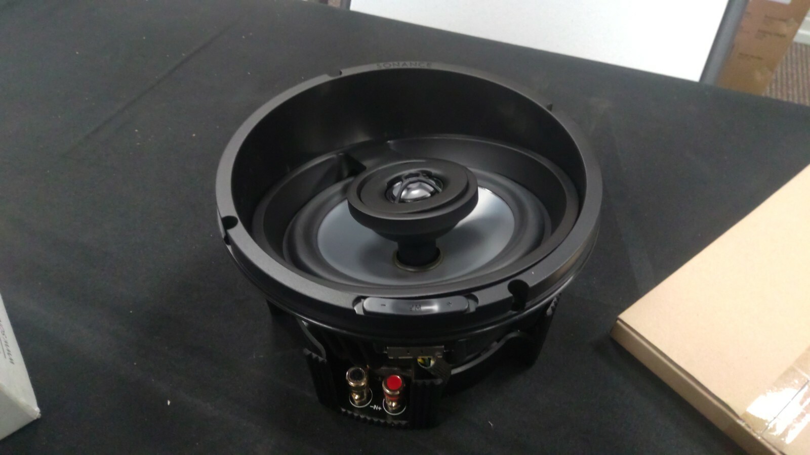 Sonance Architectural Series Z6R – ONLY ONE SPEAKER – Used – Grille Included