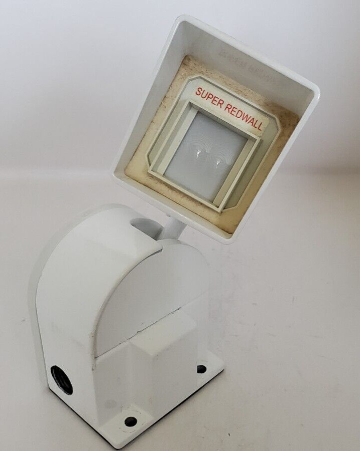 Redwall LRP-4010S24V Exterior Commercial CCTV Camera
