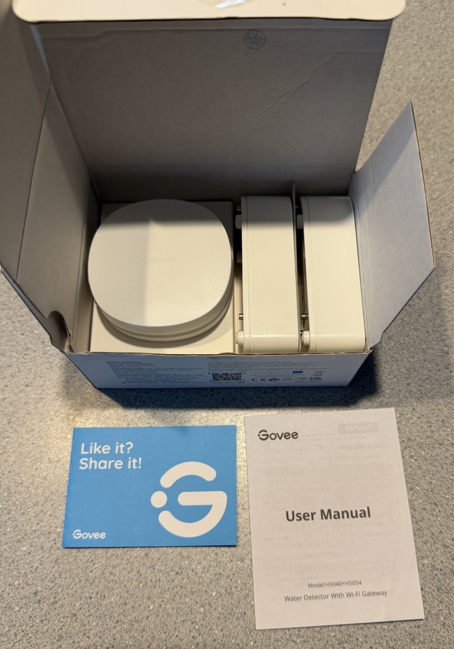 Govee Water Leak Detector 2 Pack WiFi Gateway H5054+H5040 (OPEN BOX)