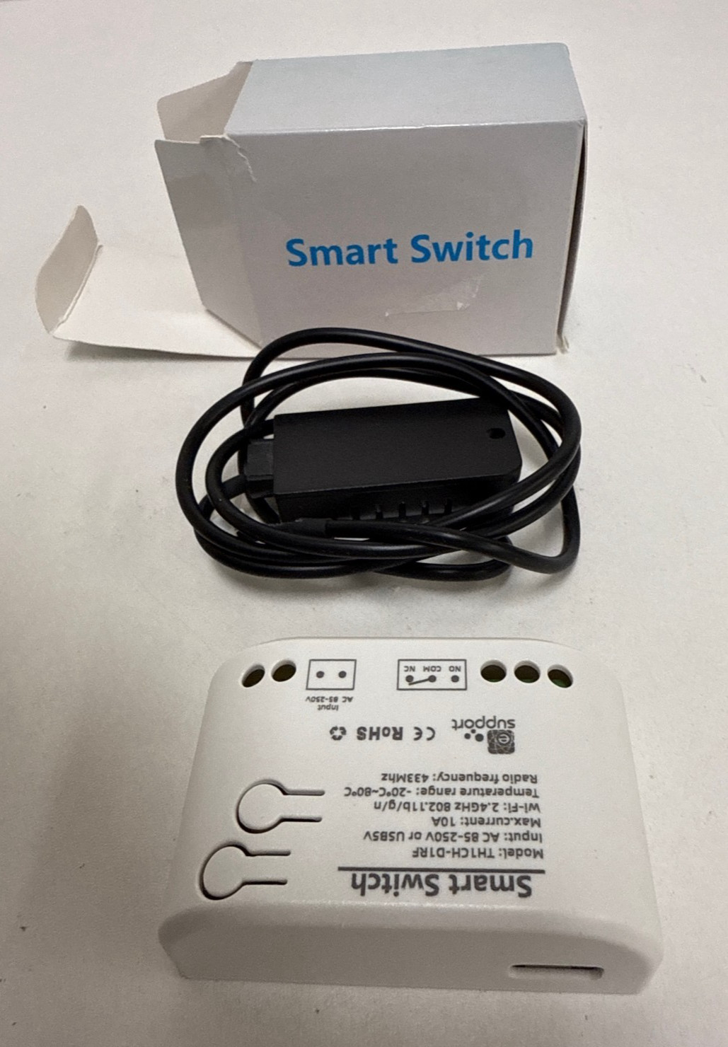 1 x Smart Switch 1 x Temperature and humidity sensors-White&Black