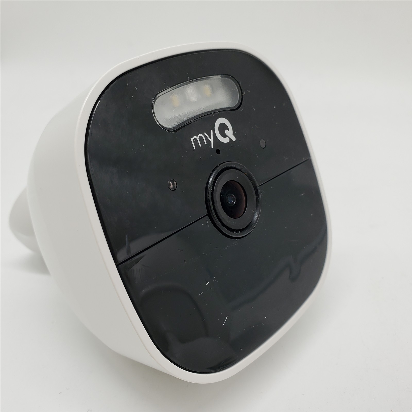 Chamberlain myQ Outdoor Battery Camera | 2K, Color Night Vision, White, 2 Pack