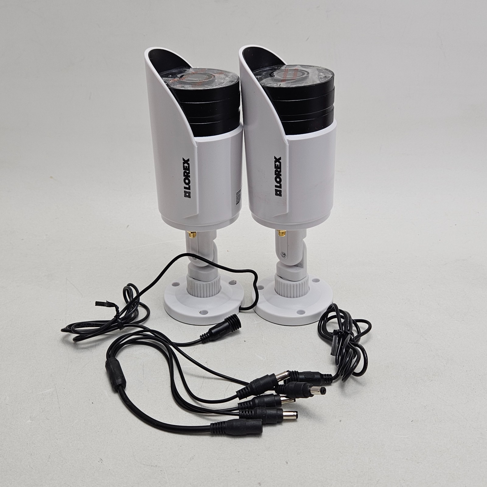 Lorex LWU3620-C 720p Wireless Security Cameras Pair with Power Splitter Cable