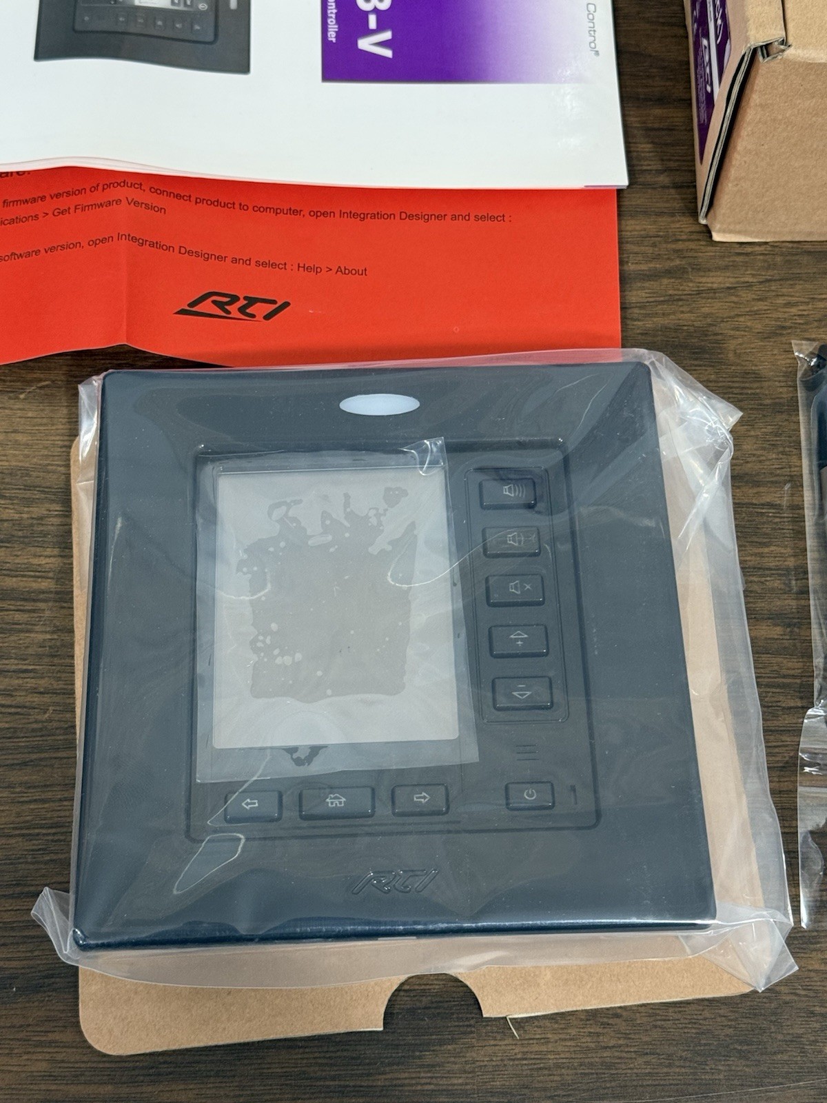 RTi RK3-V RKV3 In Wall Universal Touchscreen Controller Gloss Black (PRICE FOR 1