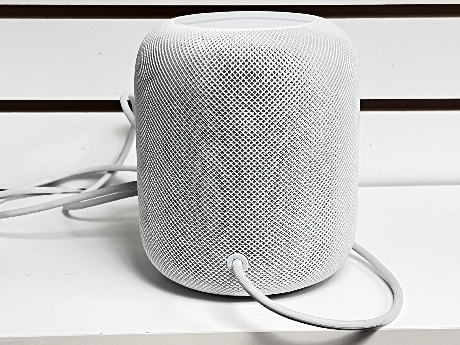 Apple Homepod A1639 Smart LOUD Speaker And TESTED
