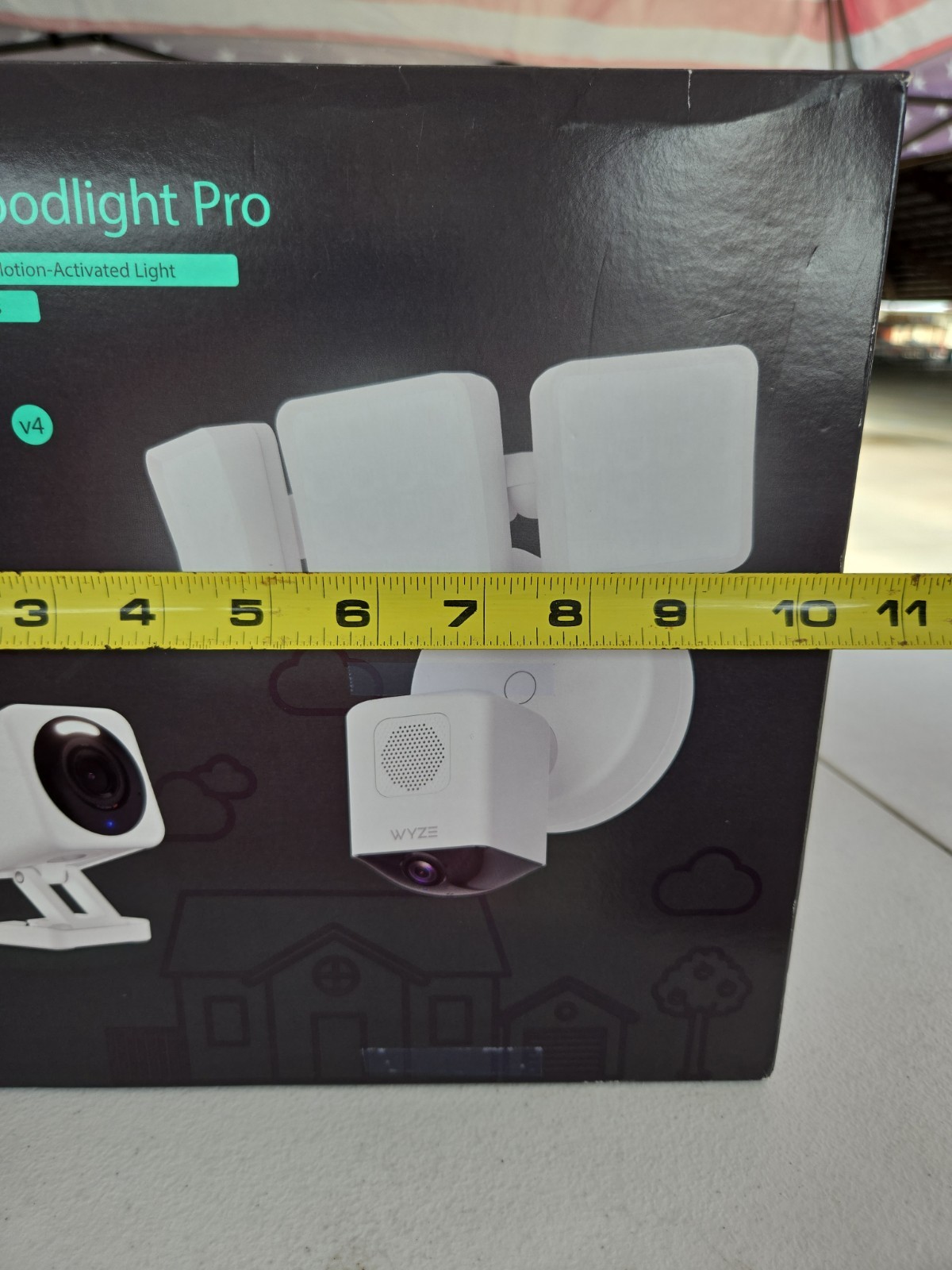 Wyze Cam Floodlight Pro + Wyze Cam V4
