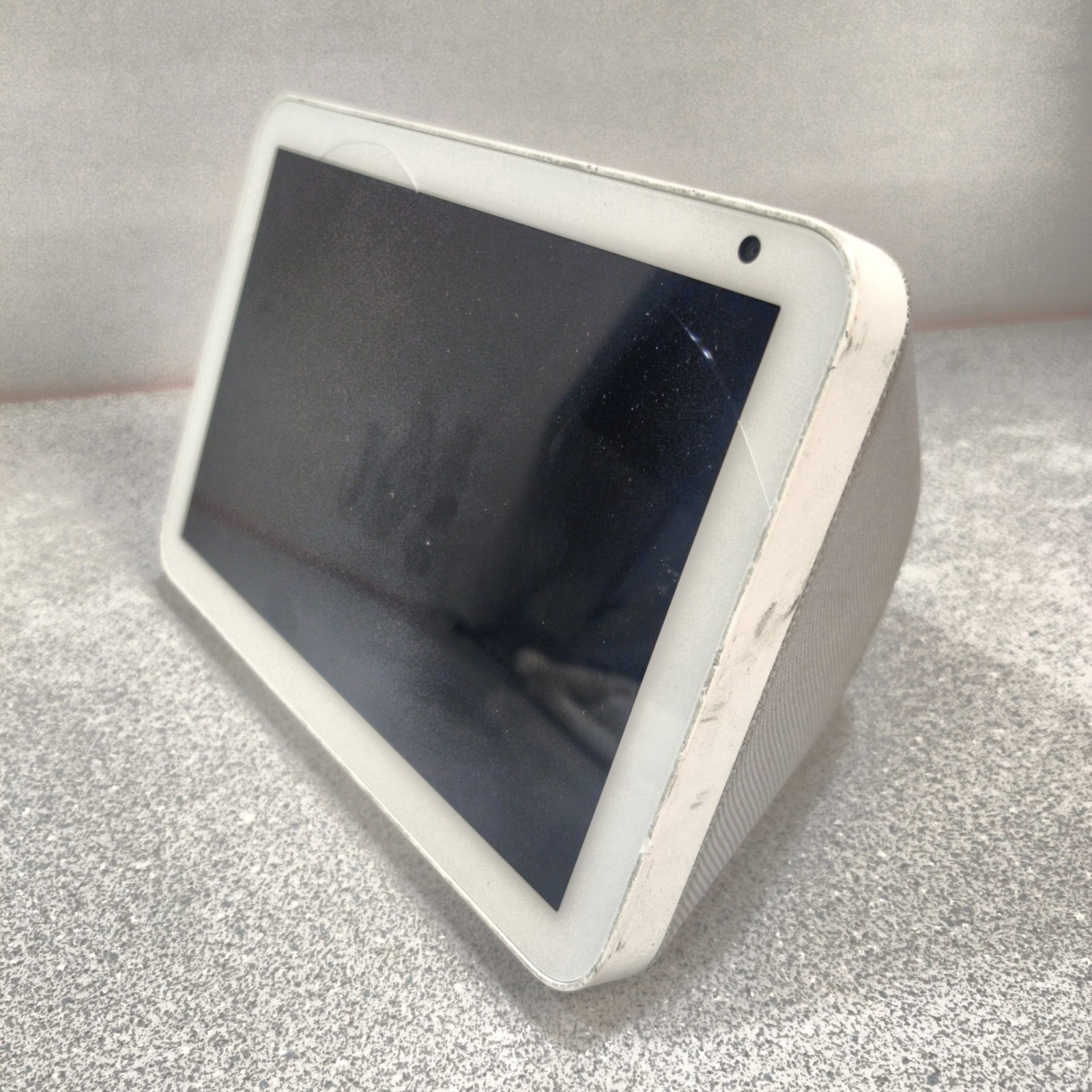 CRACKED Amazon Echo Show 8 1st Gen C7H6N3 Smart Speaker White NO POWER CORD