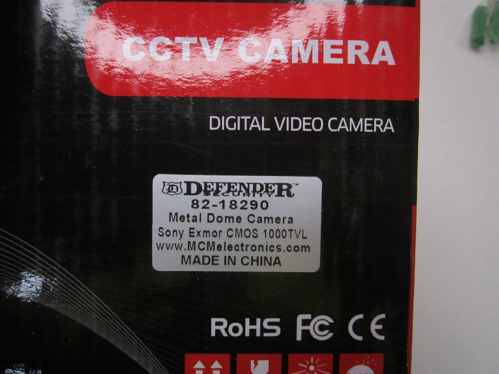 Defender Security 28-18290 1000 TV Lines IP6, BNC Outdoor Varifocal Dome Camera