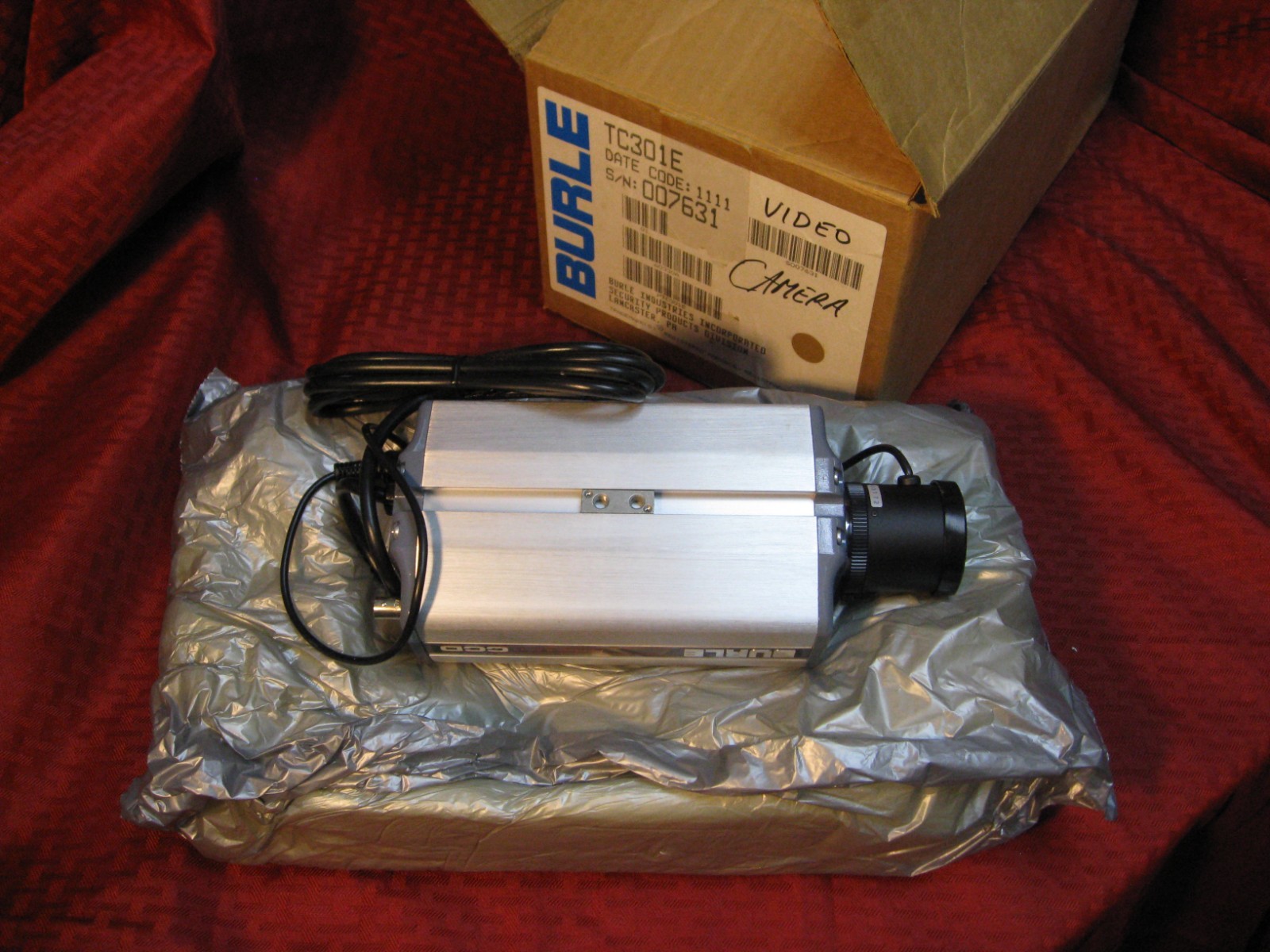 NOS Burle TC301E Security video CCD Camera Cosmicar EX 16mm auto iris Lens Japan