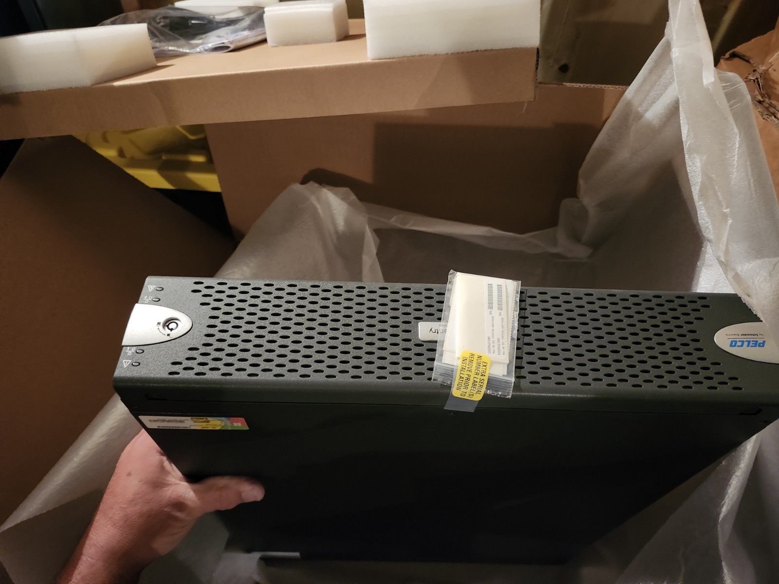 Pelco DSSRV2-040-US Network Video Recorder 4TB NEW IN BOX