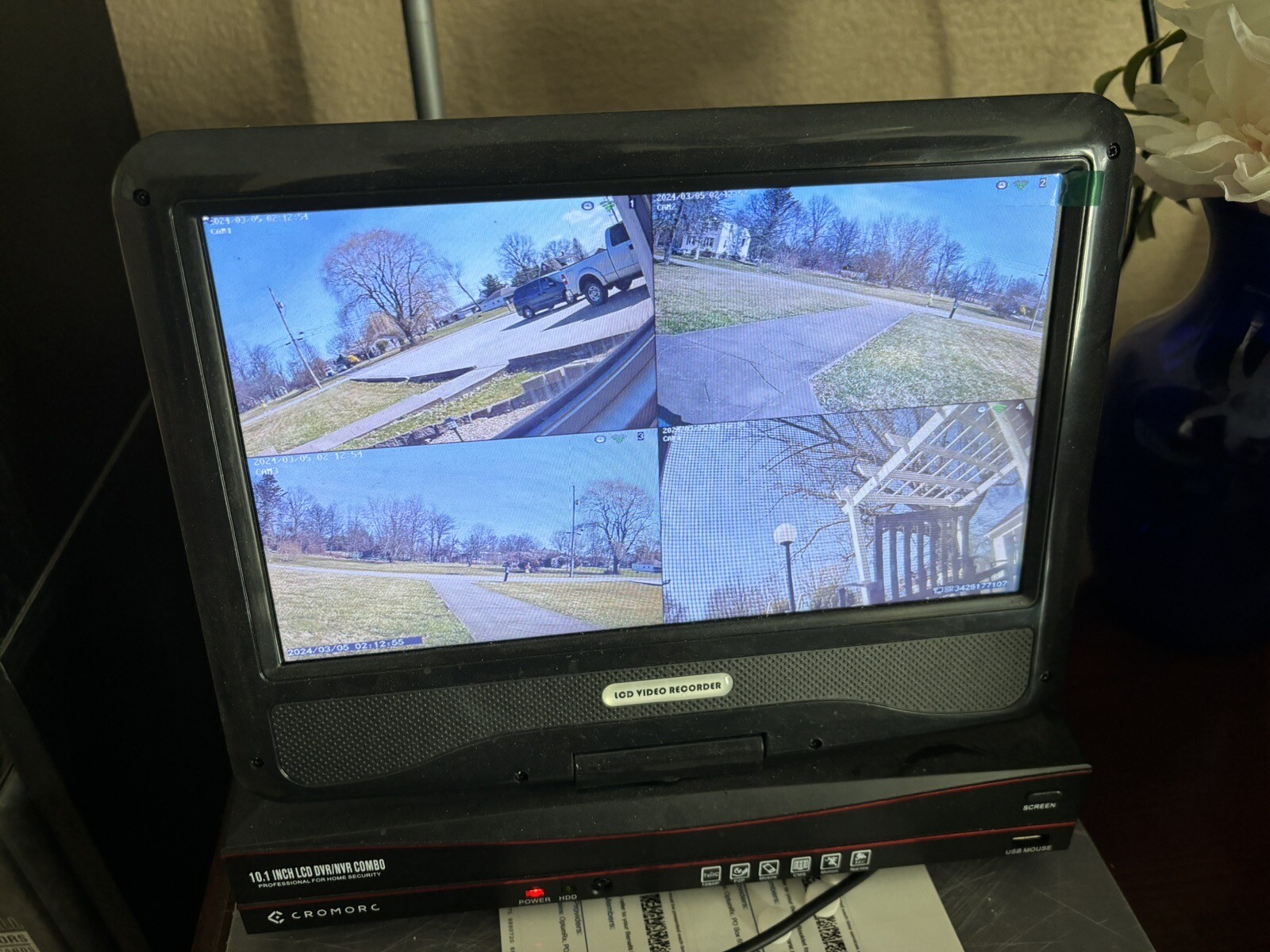 WIRELESS SURVEILANCE Security Camera System with 10.1” Monitor, 1TB NEW
