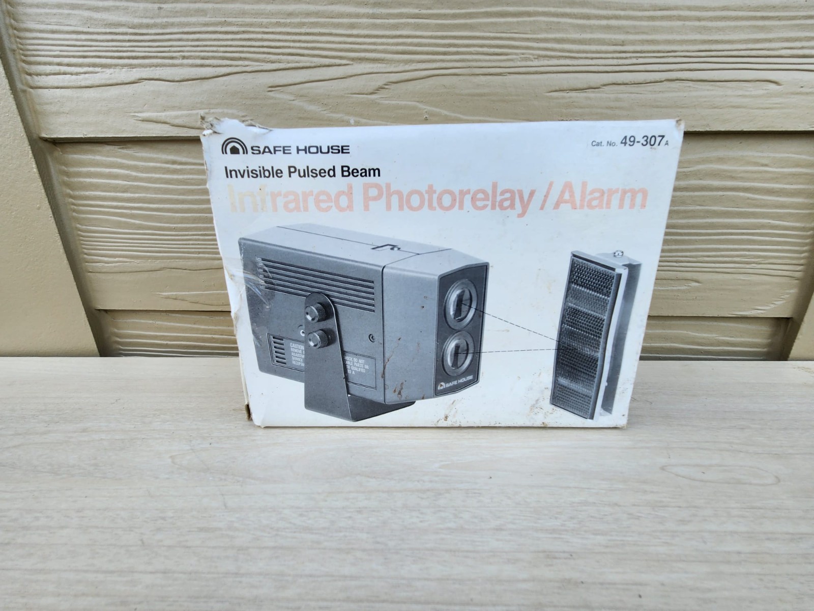 Safe House Invisible Pulsed Beam Infrared Photorelay ︱ Alarm 49-307︱ Radio Shack