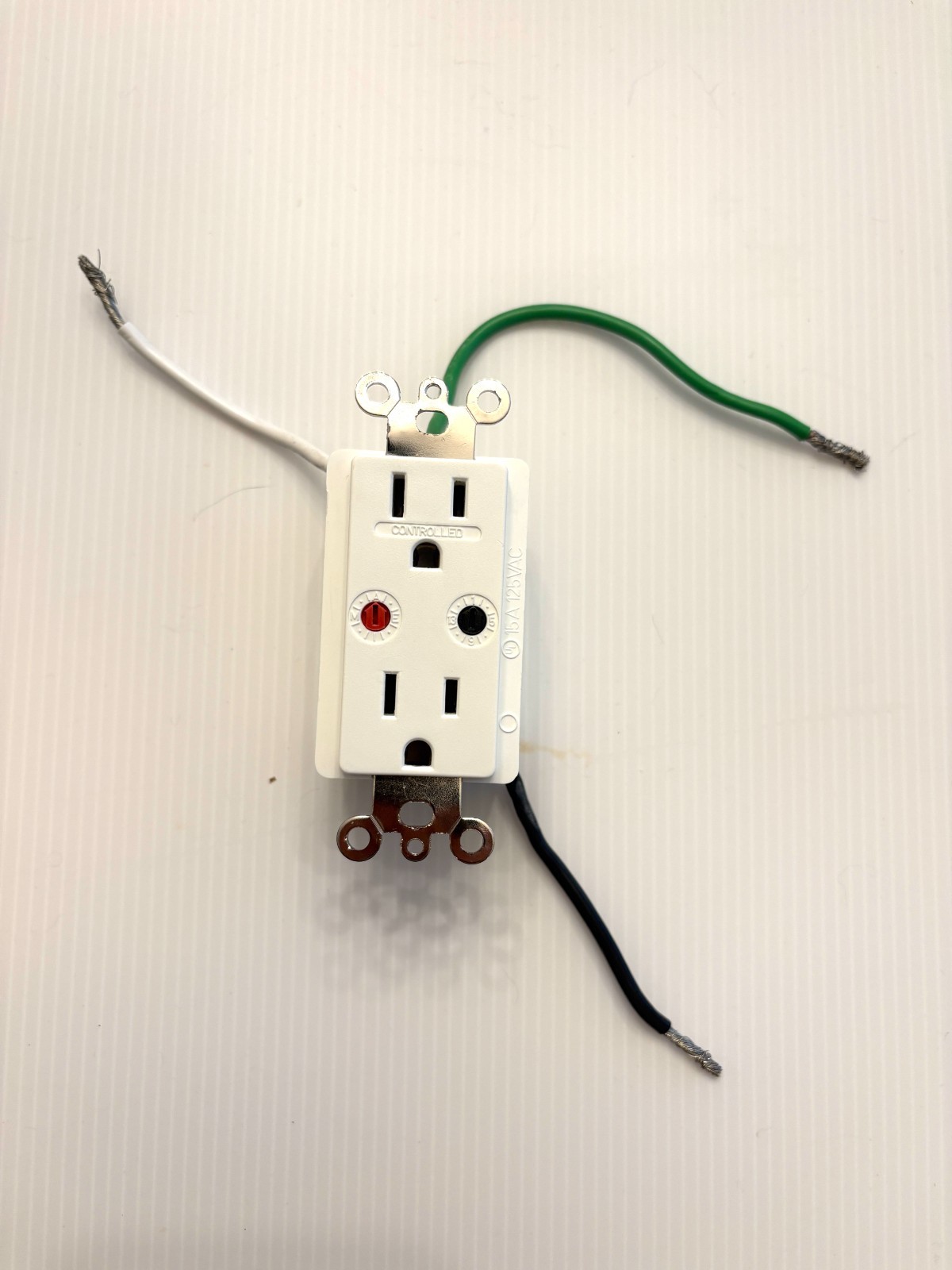 X-10 Pro PA011 Wall Receptacle Module – 120 Volt & 15 Amps.