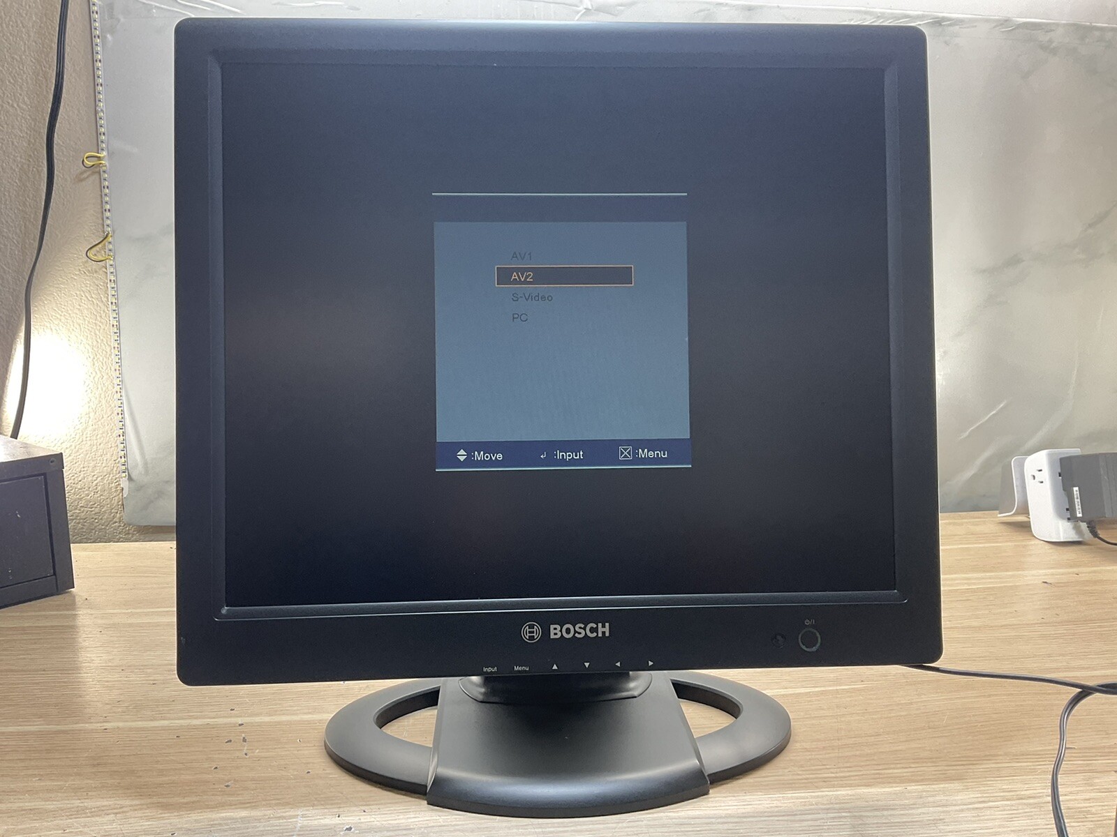 BOSCH 19″ COLOR CCTV MONITOR UML-191-90 /PREOWNED /no Power Adapter/JUA1766