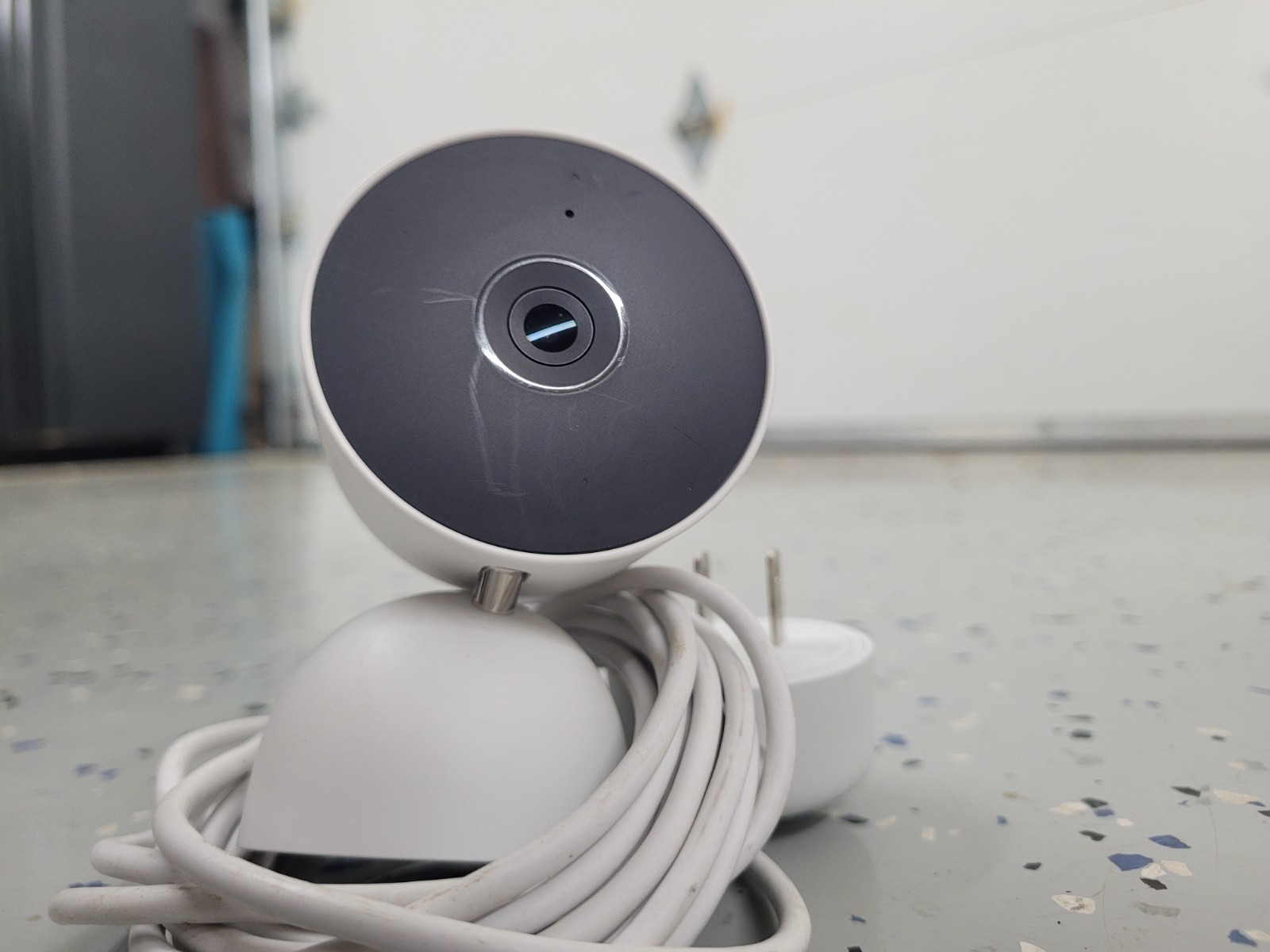 Google Nest Cam Wired Indoor Surveillance Camera – Snow (GA01998-US)